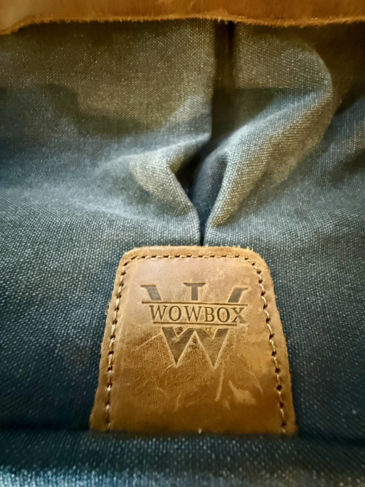 WOWBOX Brown Messenger Bag Adjustable Strap Magnetic Zip Inner Outer Pockets