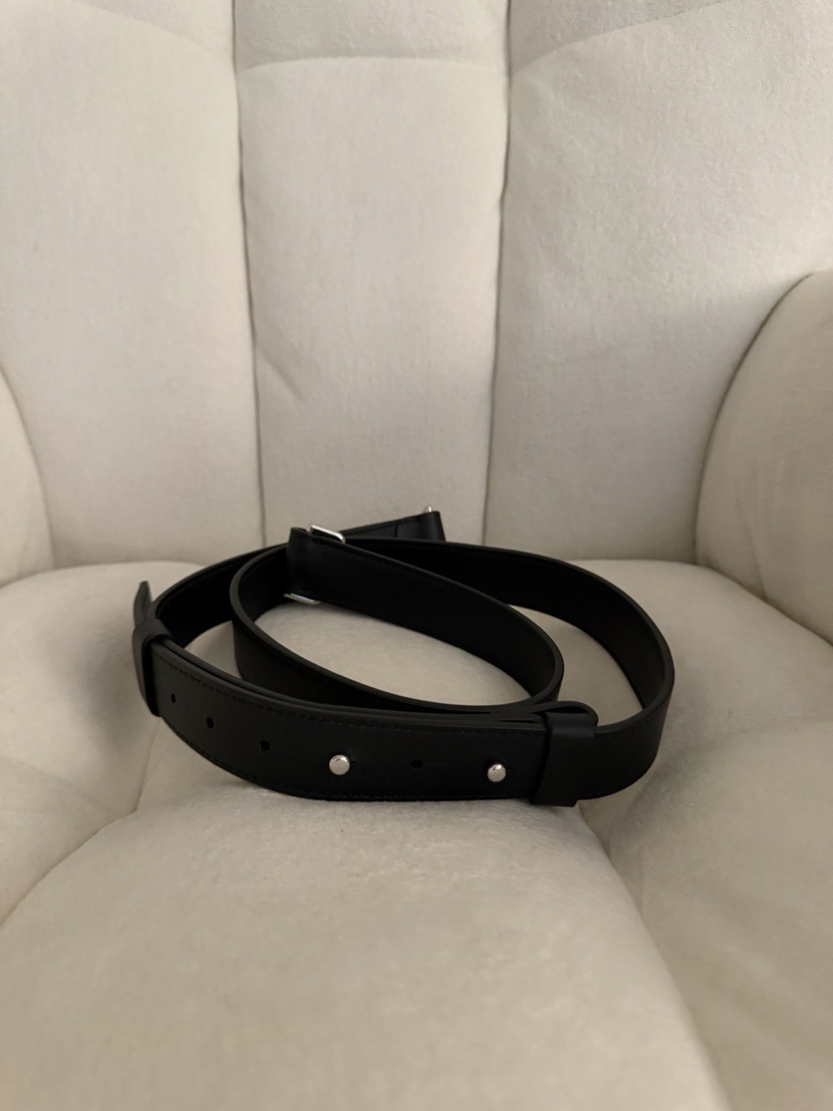 Giorgio Armani Black Men’s Messenger Bag Adjustable Shoulder Strap Buckle