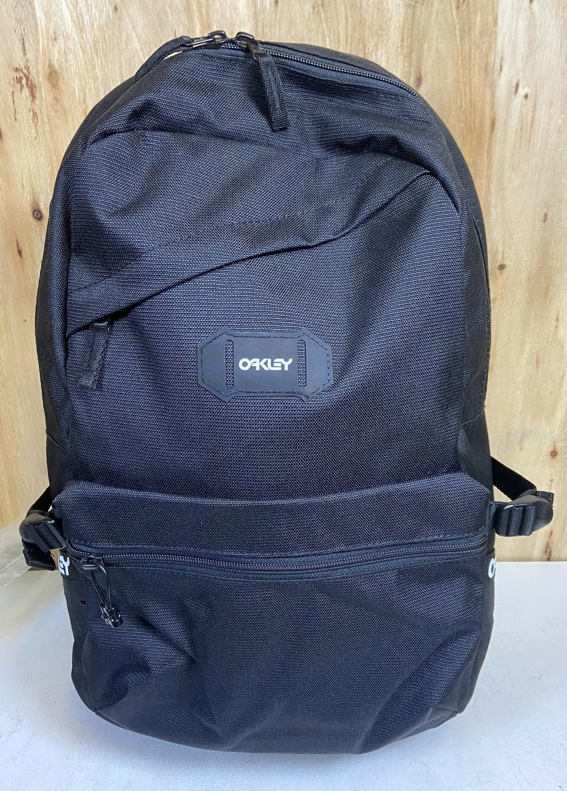 Oakley Street Backpack 20L Laptop Compartment Blackout 921417-02E (Z)
