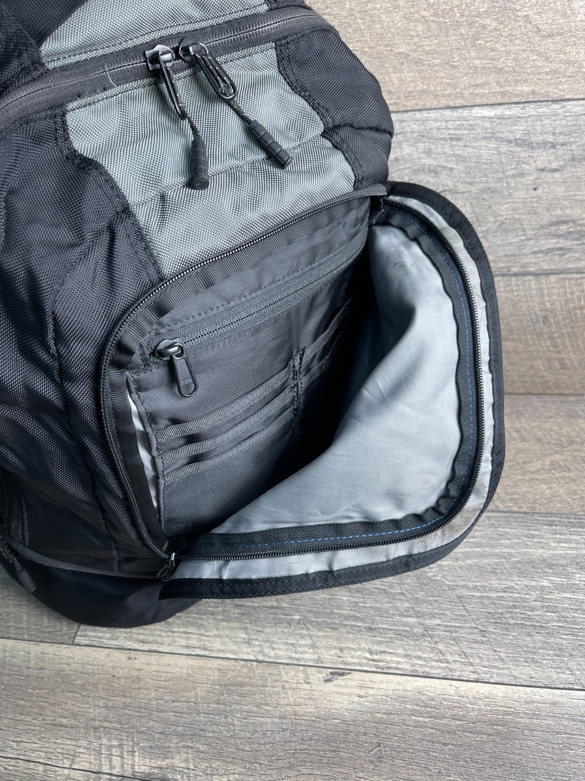 Timbuk2 Backpack Medium Q Blue Black Zip Inner Pocket Laptop Sleeve Shoulder
