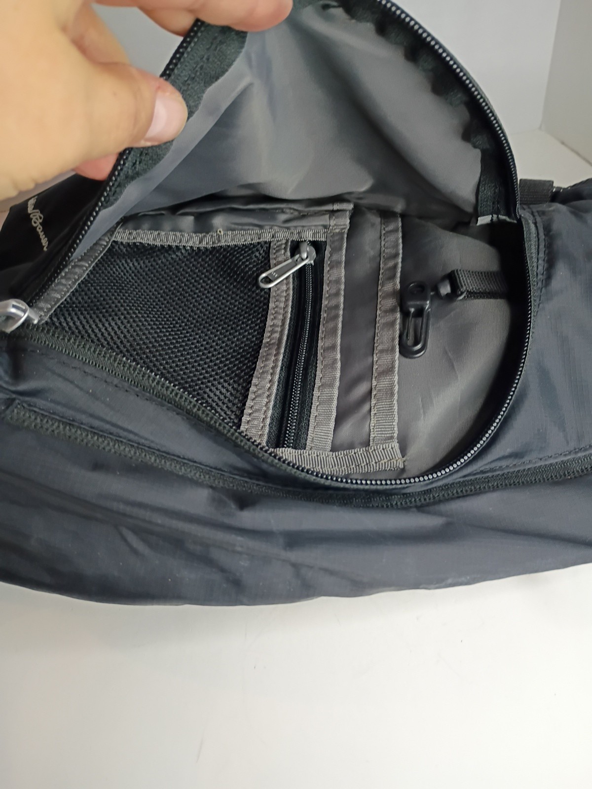 Eddie Bauer Ripstop 8L Black Shoulder Sling Air-Mesh Adjust. Crossbody Strap