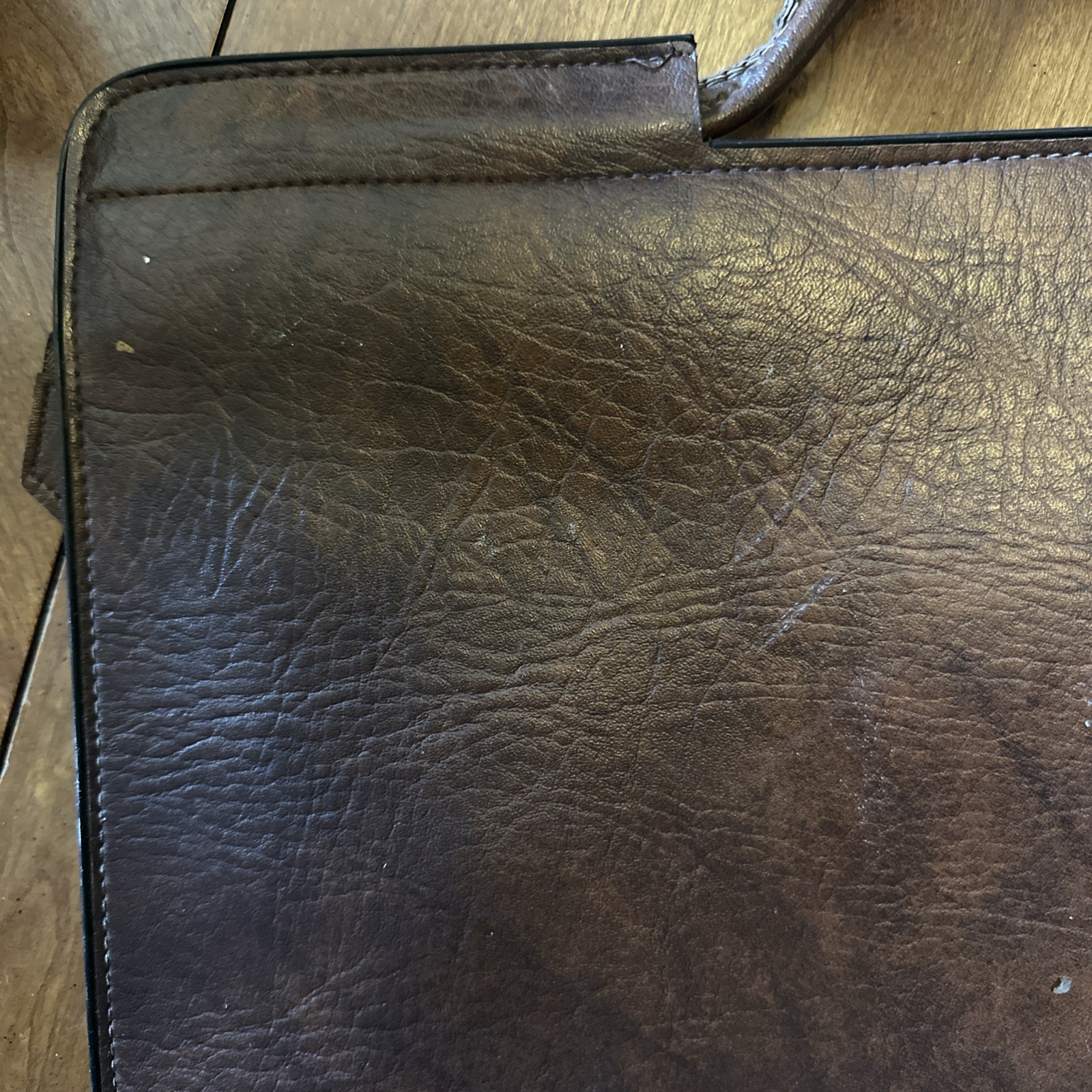 Vintage Pegasus Briefcase Brown Leather Made In USA 17.5 x 12 Inches VG