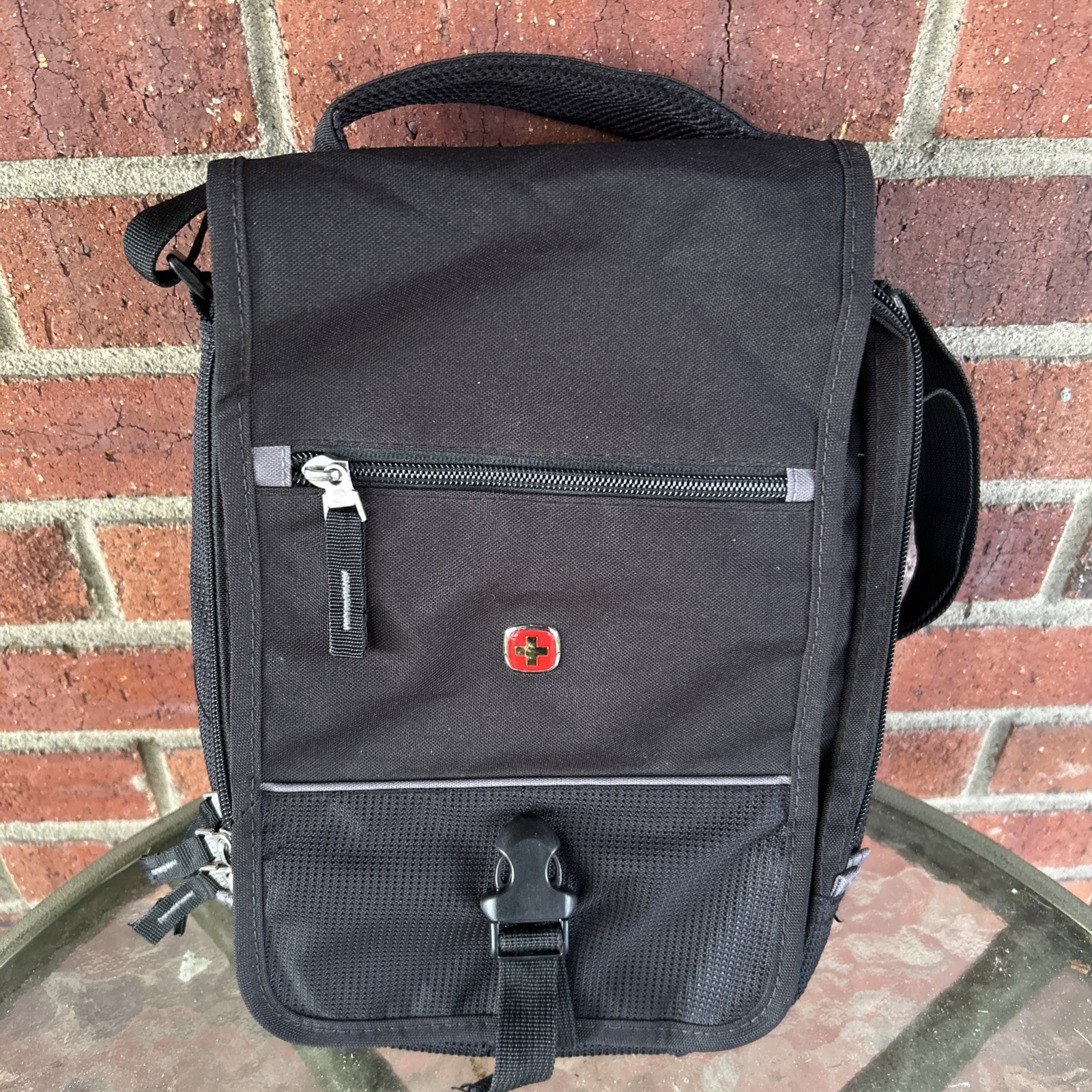 Swiss Gear Black and Gray Crossbody/Shoulder Travel Bag/Strap Free Shipping