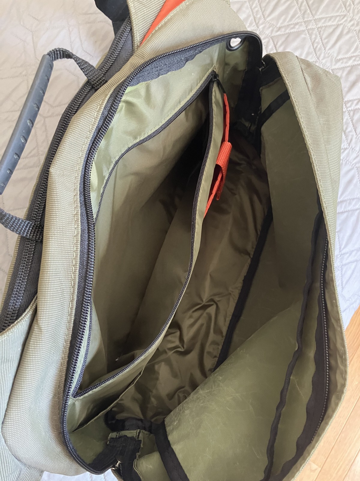 Vintage Nike -Y2K Tech Crossbody Messenger – Athletic Laptop Side Bag – Green