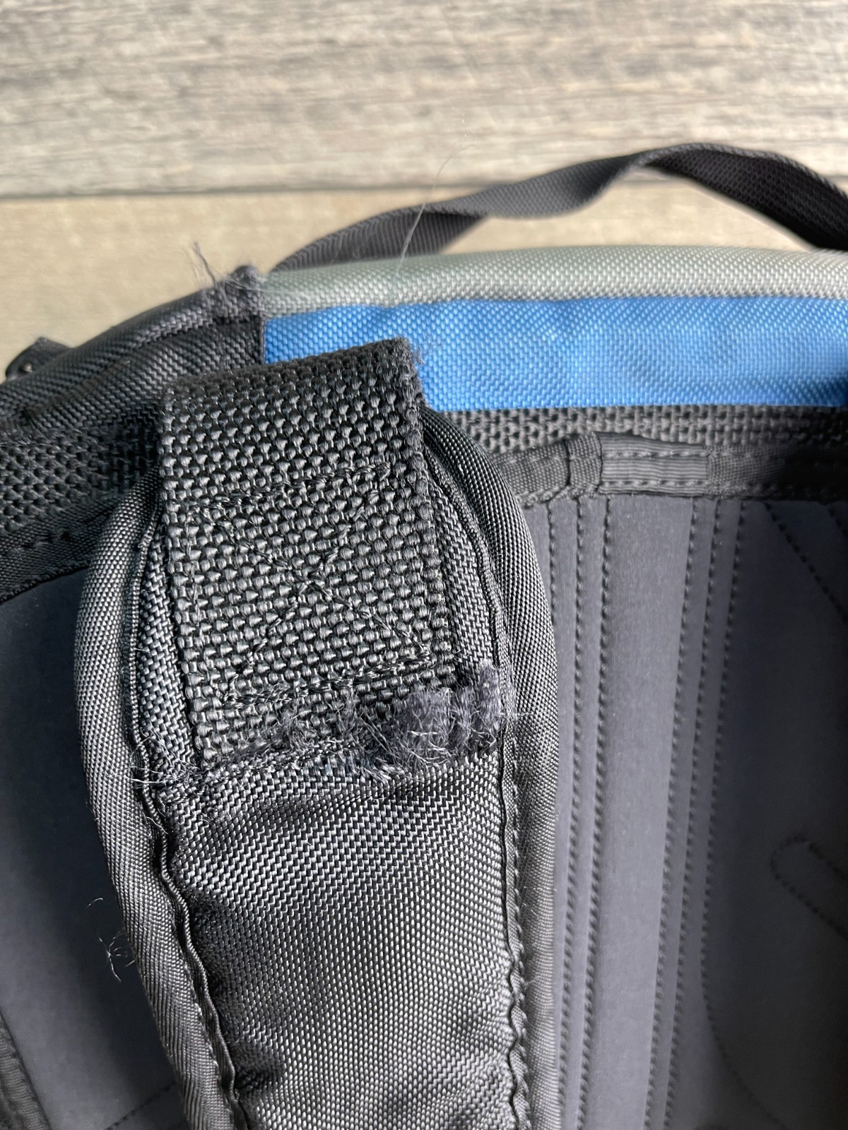 Timbuk2 Backpack Medium Q Blue Black Zip Inner Pocket Laptop Sleeve Shoulder