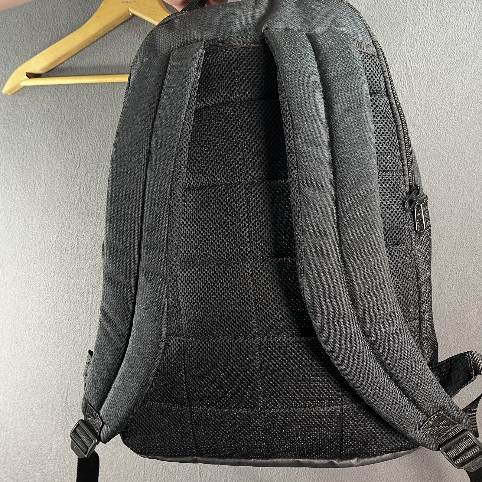 Nike Men’s Brasilia 9.5 Training Backpack Big Swoosh (Medium, 24L) Black/White