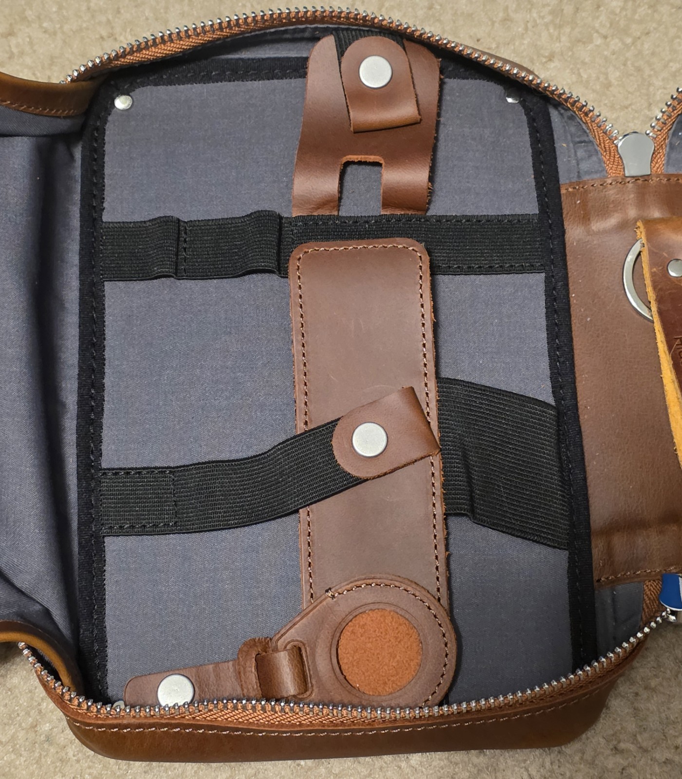 Hidemont Tech Organizer June Leather Brown