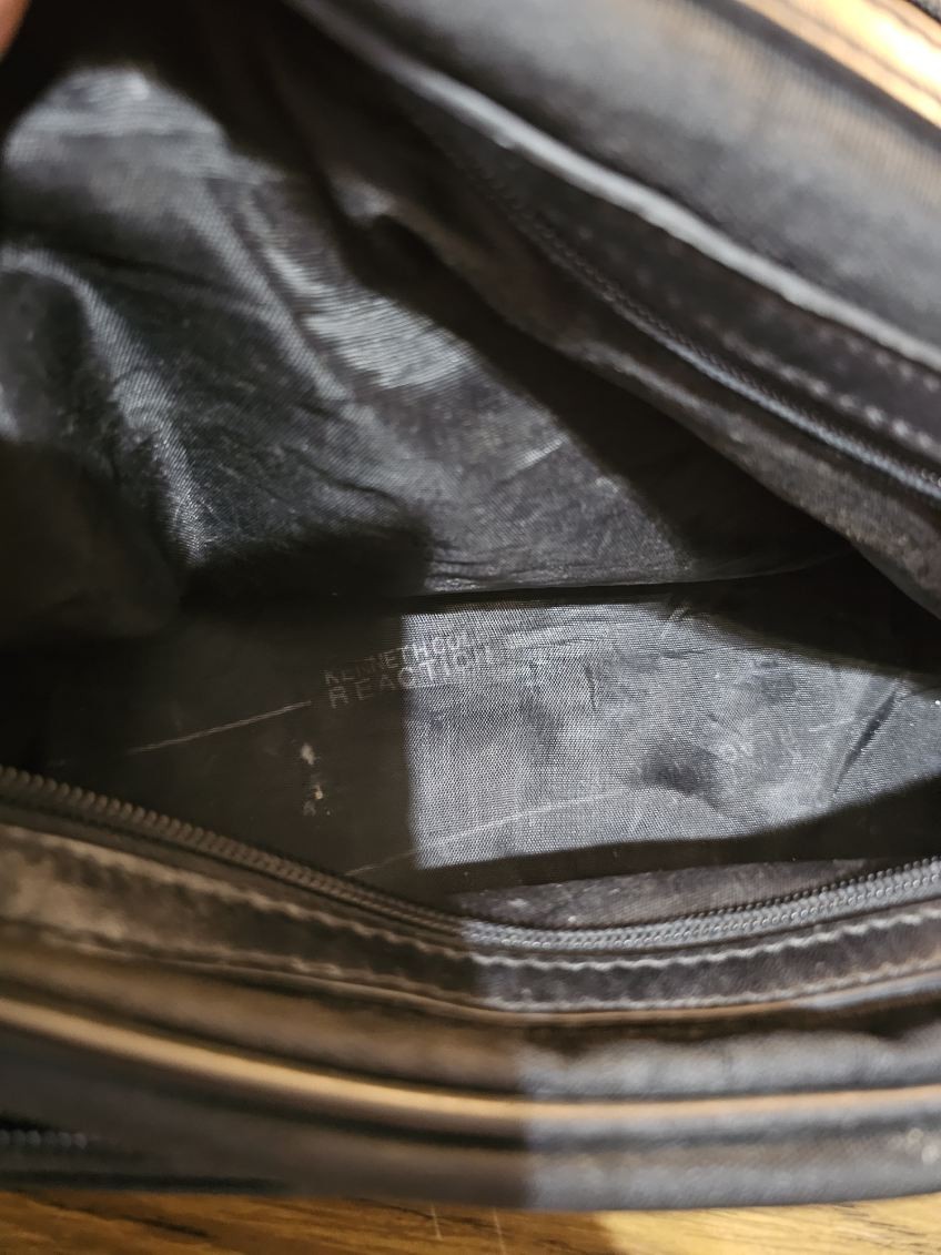Kenneth Cole Reaction Black Canvas Faux Leather Travel Toiletry Bag. 12×6.5×4.5″