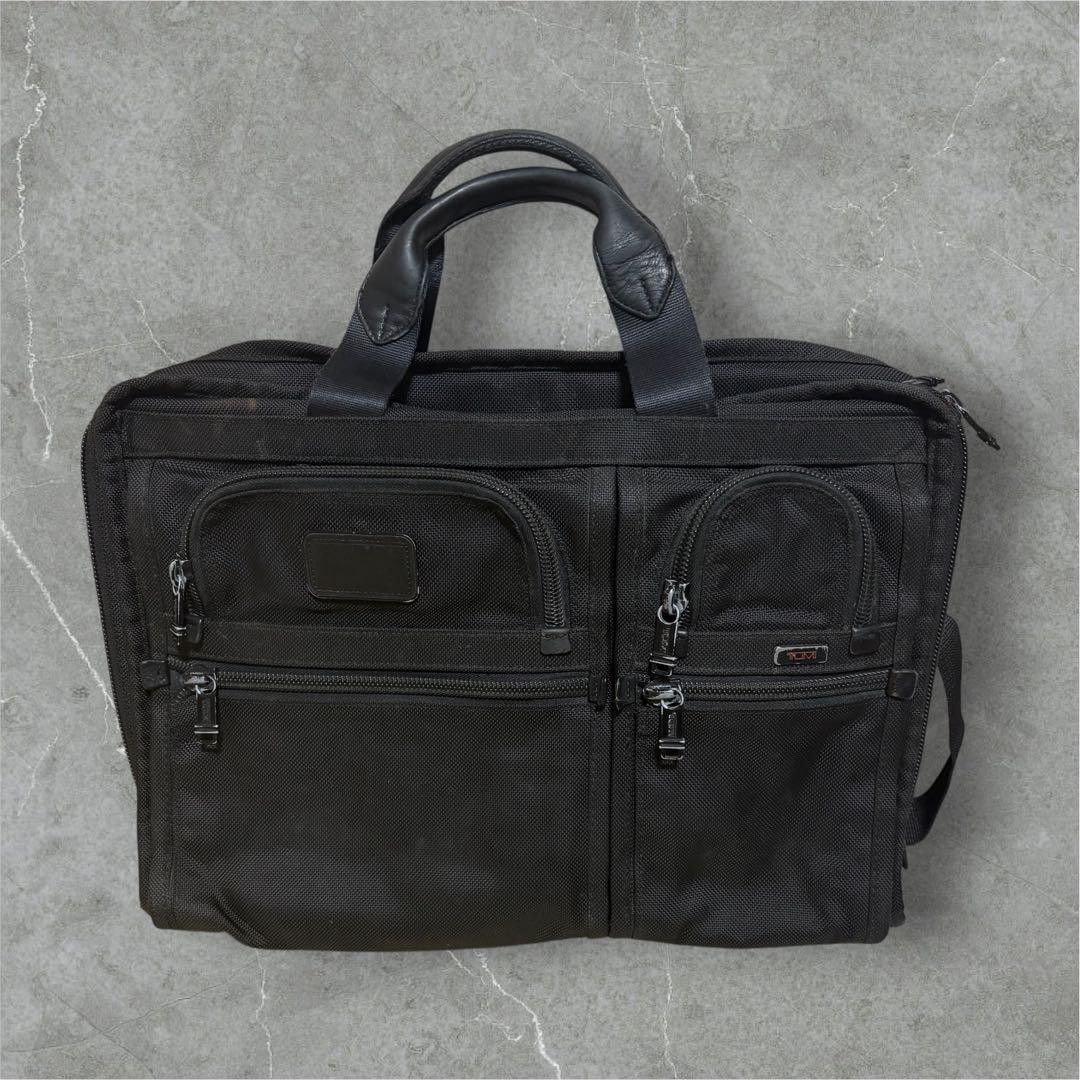 TUMI Compact Large Screen Computer Briefcase 48cm/18.9in 33cm/13in Black