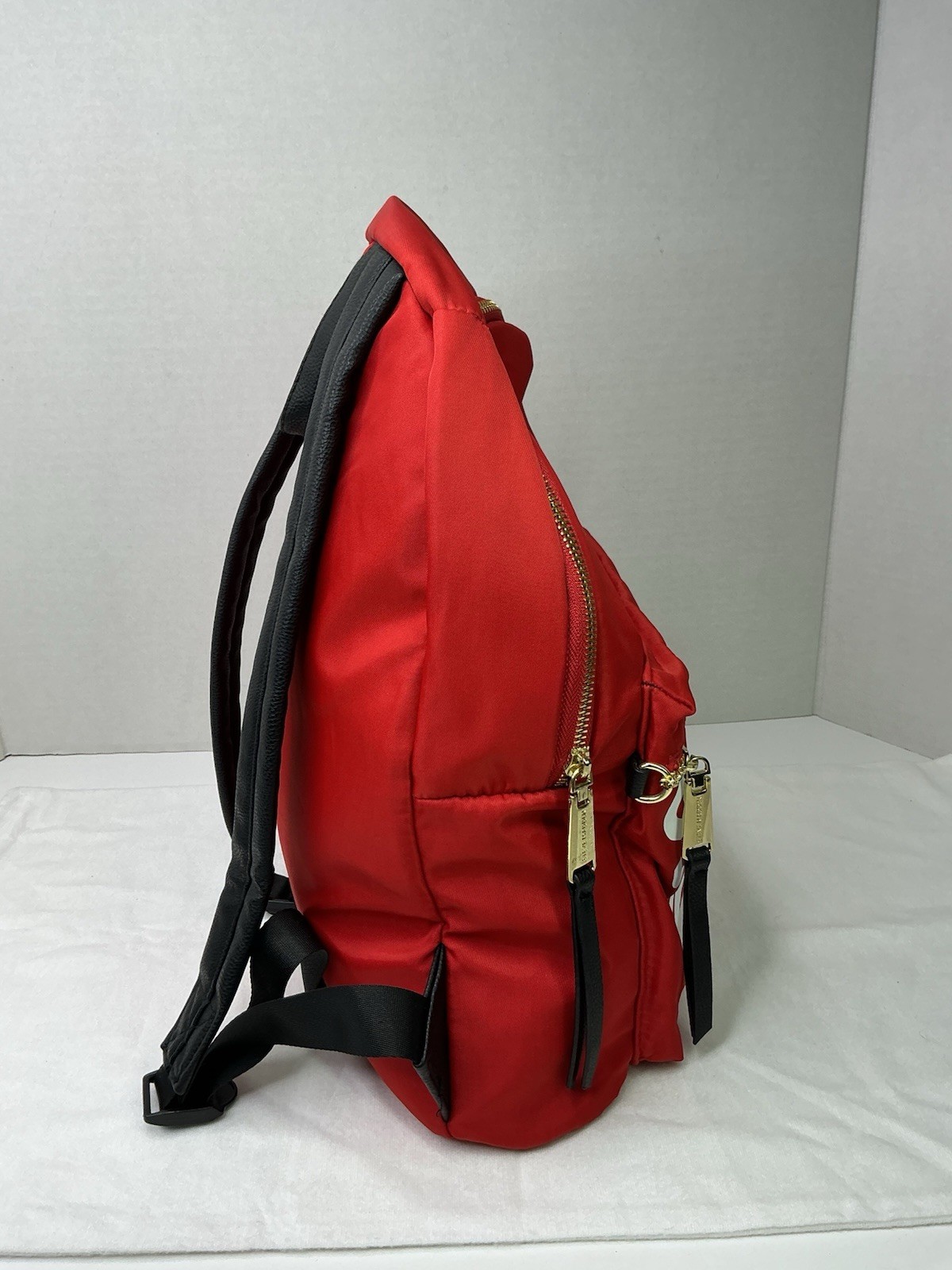 Steve Madden Red Backpack Zip Closure Adjustable Strap Inner Pockets Gold