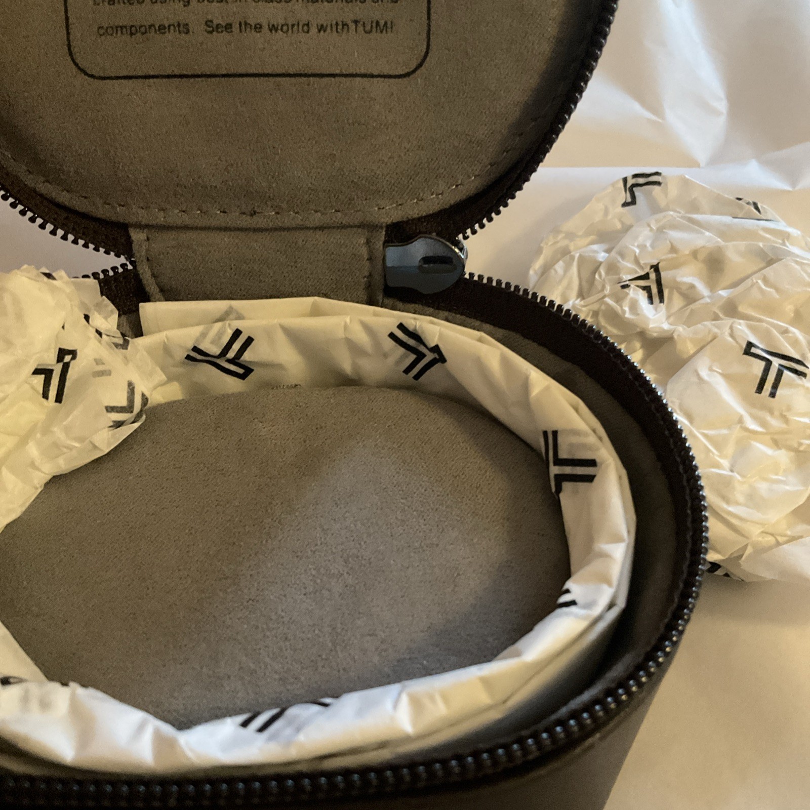 NEW Tumi Brown Leather Zip Around Travel SINGLE WATCH Case Roll Box – 4.25”