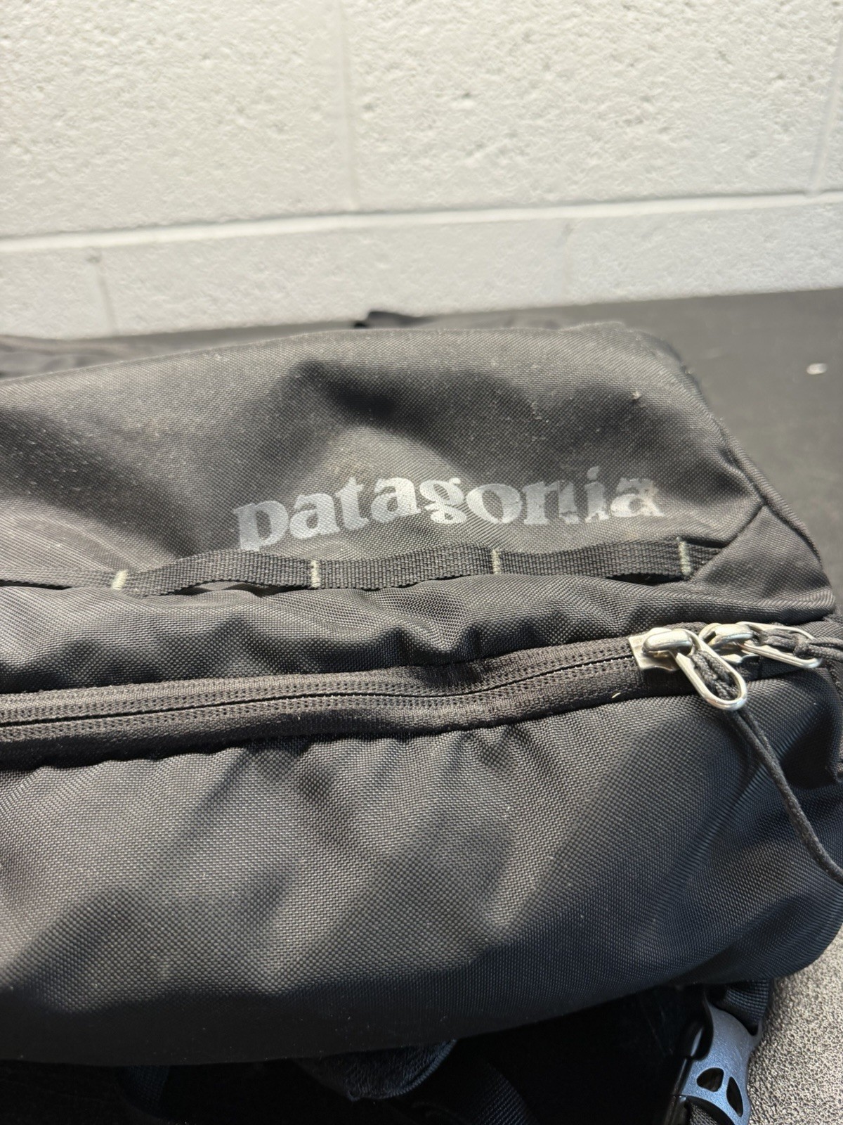Patagonia Tres 25L Convertible Backpack Briefcase Laptop Travel Bag Black