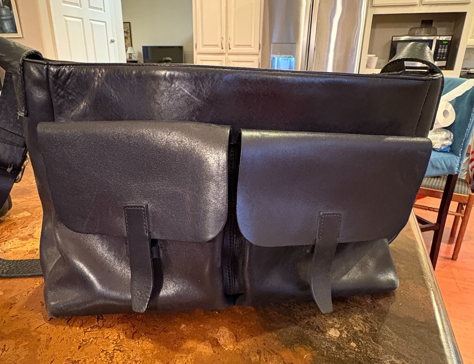 GAP Vintage Black Glossy Cow Leather Messenger Bag Crossbody Strap 15″X 12″x4.5″