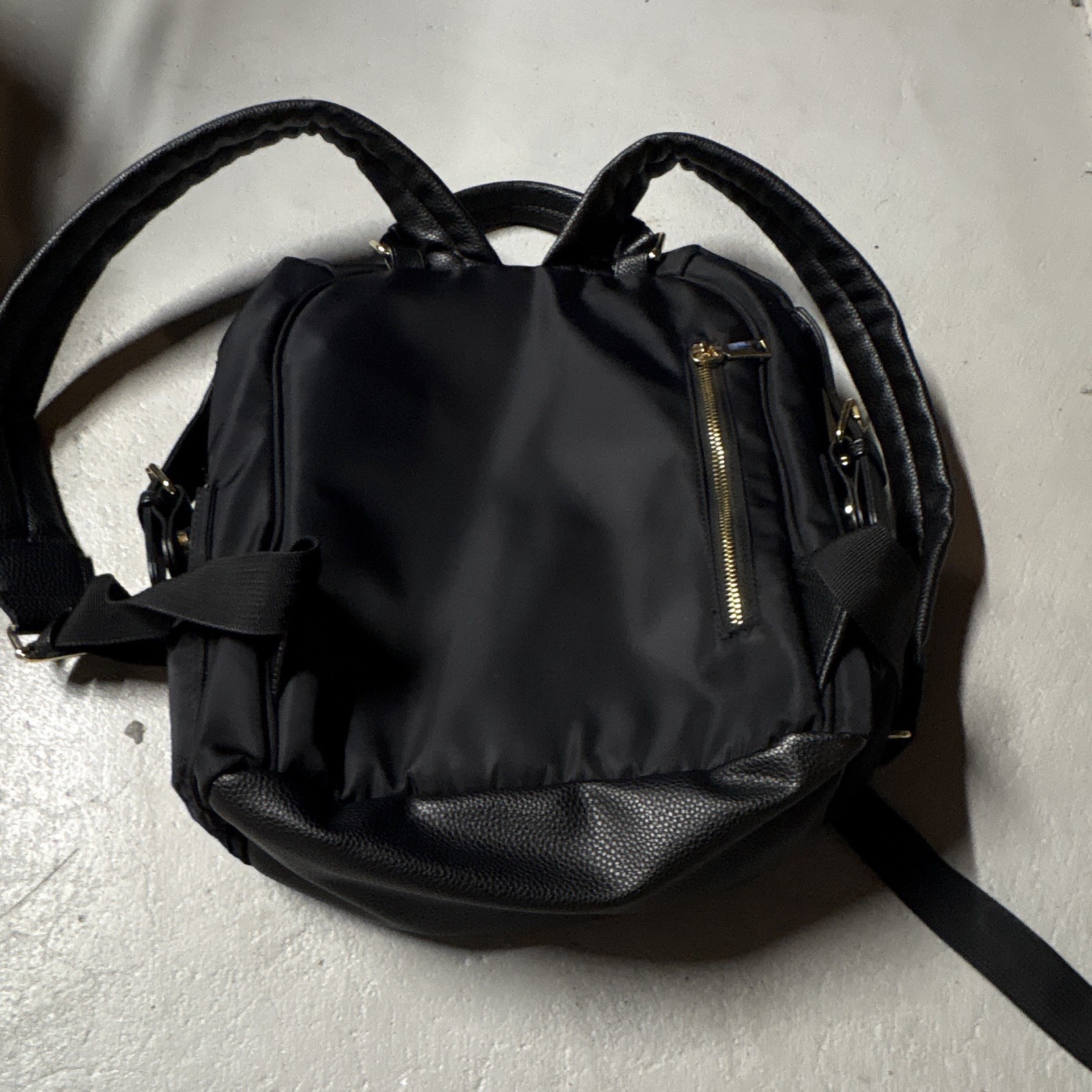 Tommy Bahama Black Backpack Zip Closure Adjustable Straps Unisex Adults