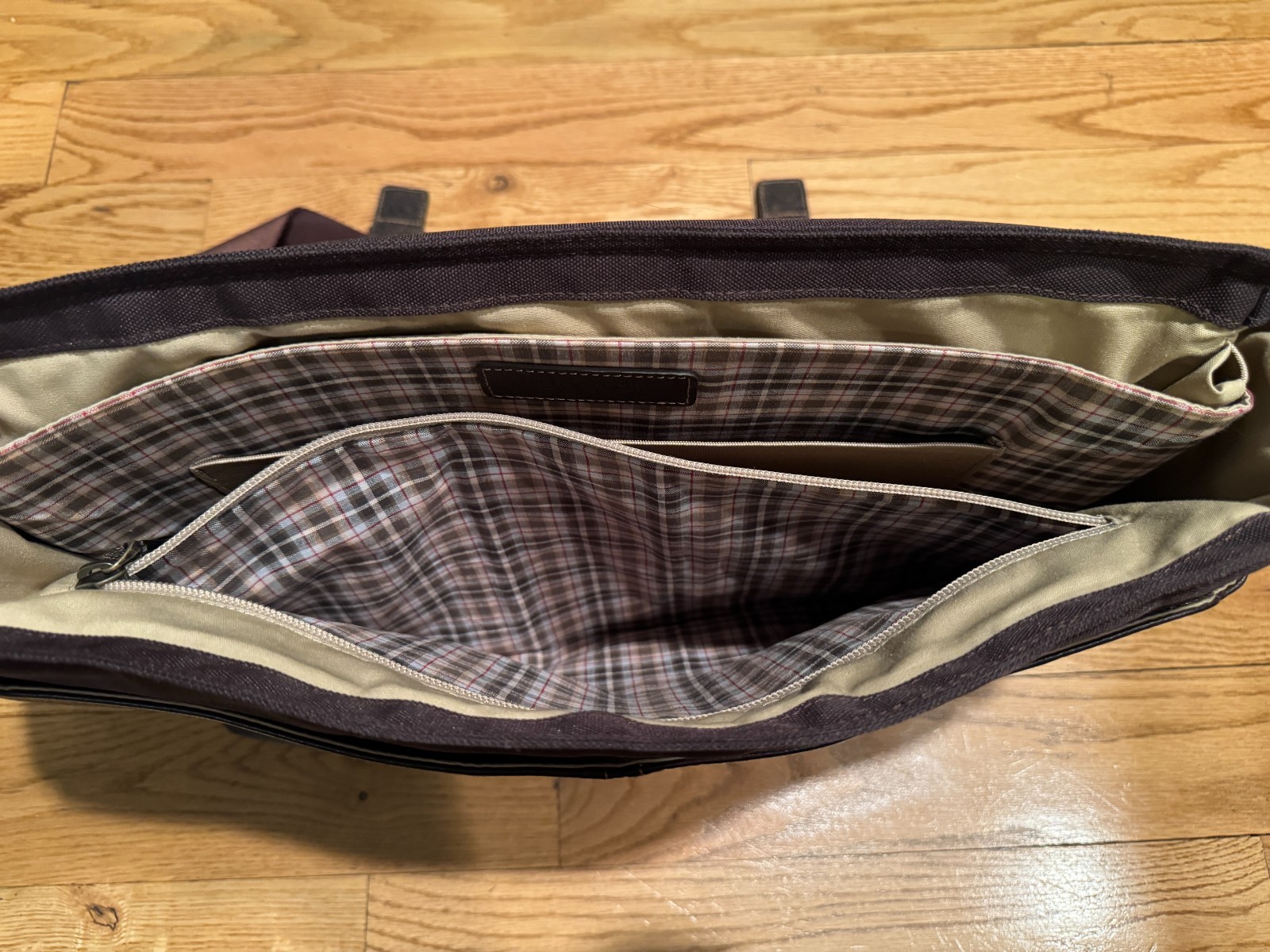 Boconi Brown Leather Slim Mailbag Messenger Laptop Bag with Shoulder Strap