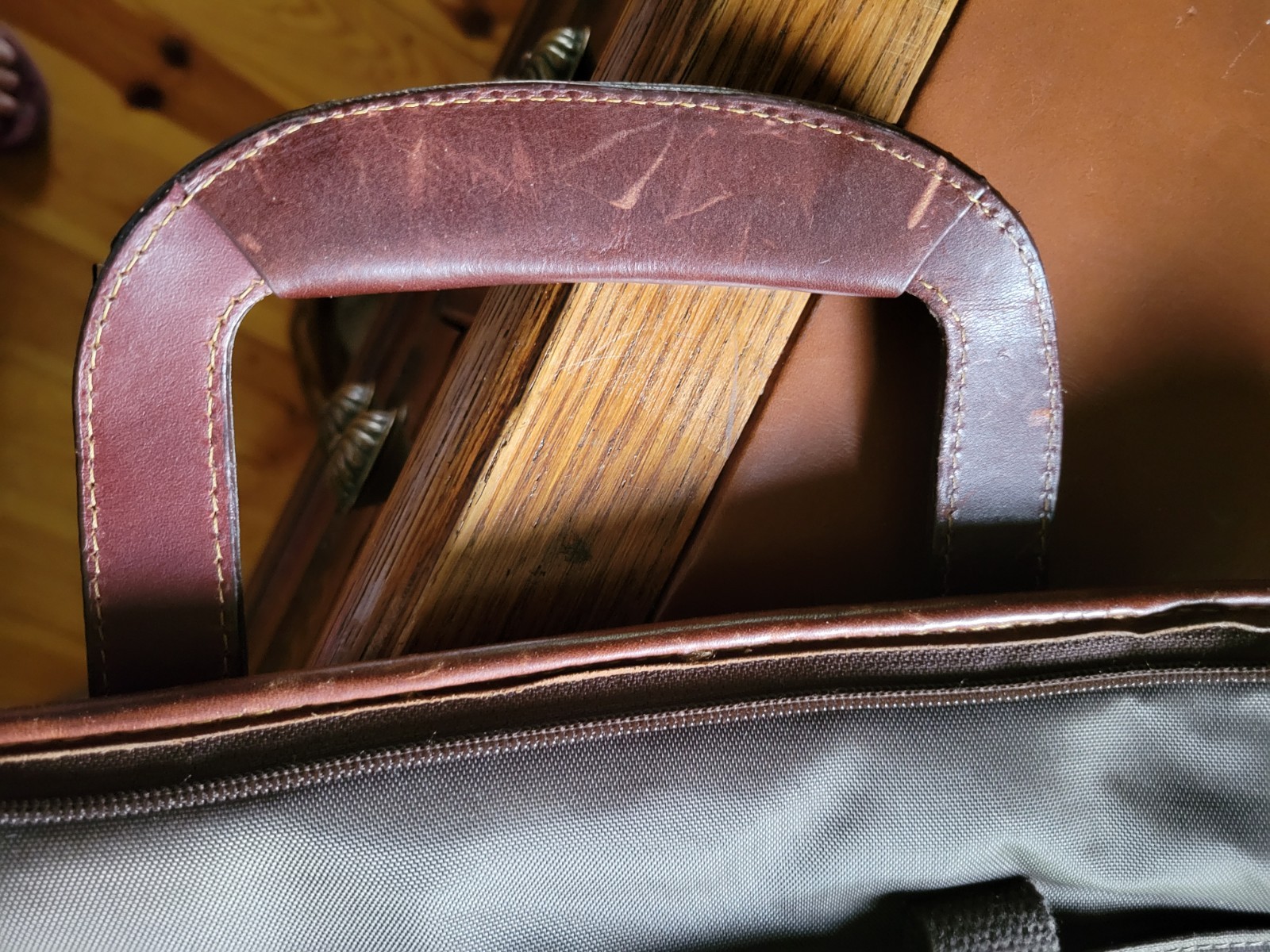 Orvis Leather Messenger Briefcase Bag