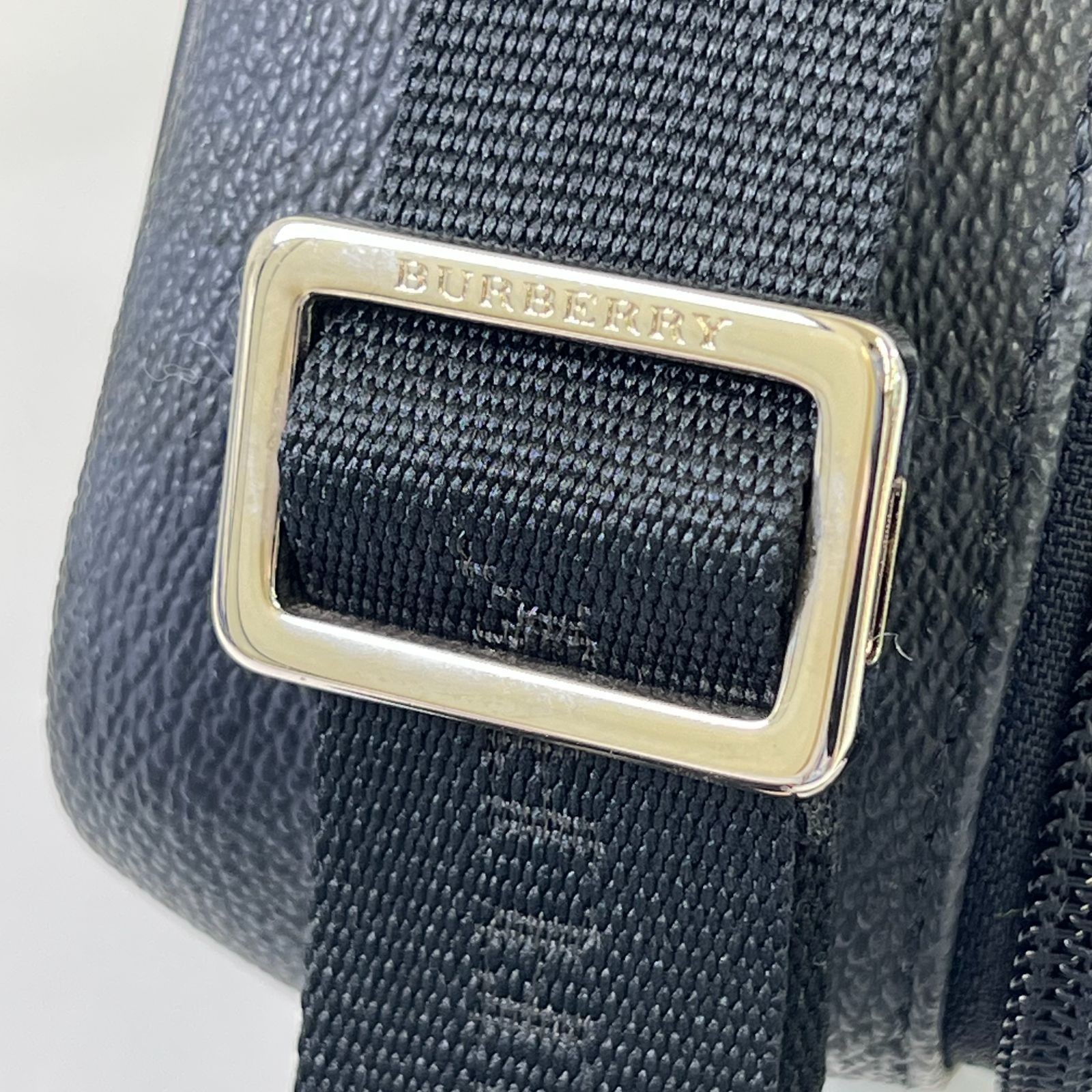 Authentic Burberry Shadow Check Shoulder Bag Navy Unisex Leather PVC 17cm x 22cm