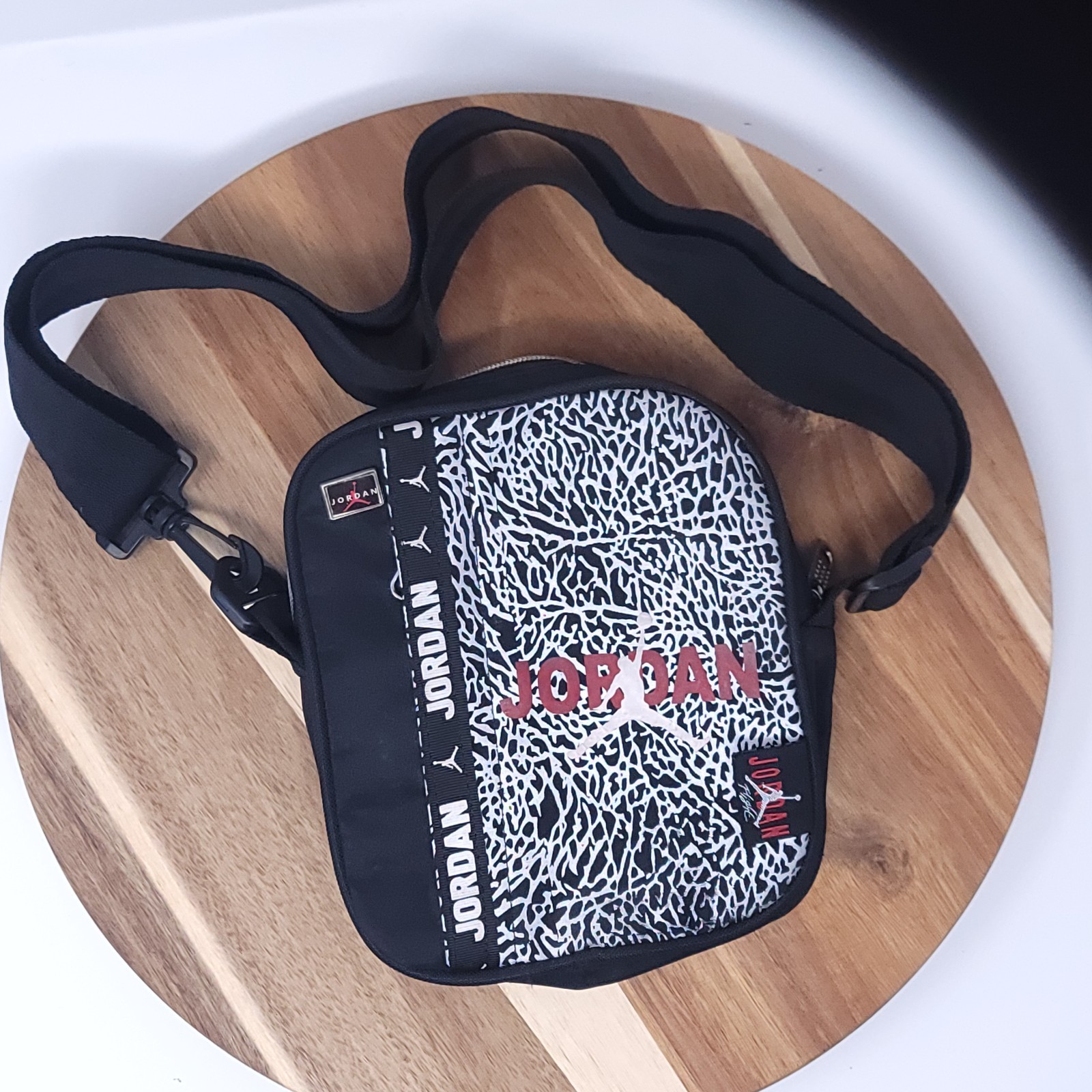 Nike Air Jordan Bag Small Black Messenger Crossbody Elephant Print Vintage