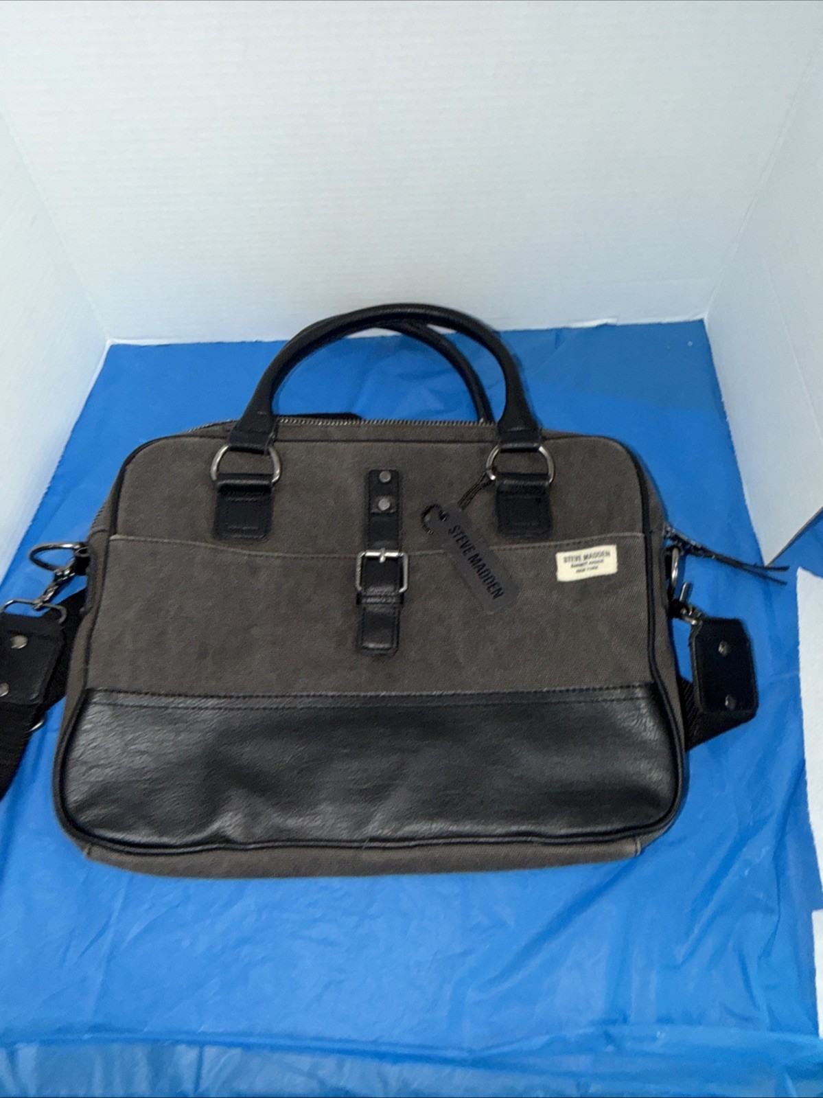 Steve Madden Canvas Computer Bag Camo Interior 15X12 Grey NWT Excellent Item