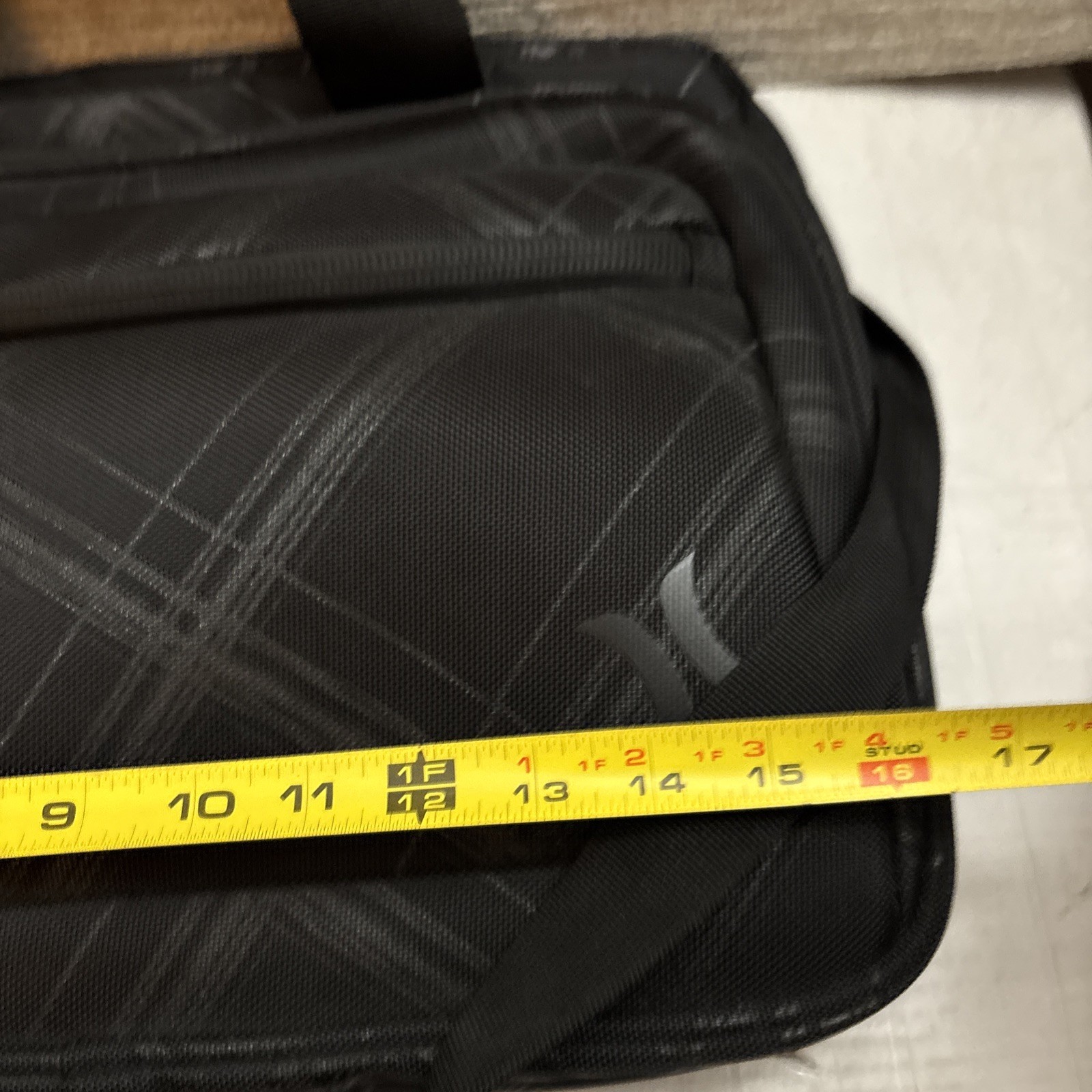 Hurley Backpack Convertible Duffel & Messenger Laptop Bag Travel Plaid Black EUC