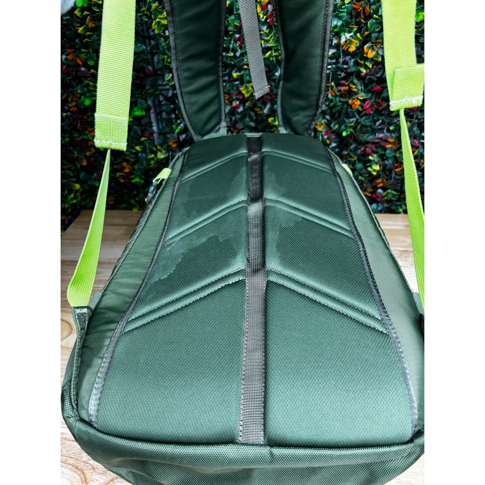 Thule Enroute Triumph 2 Backpack Daypack Olive Green Lime Ripstop Nylon Bag