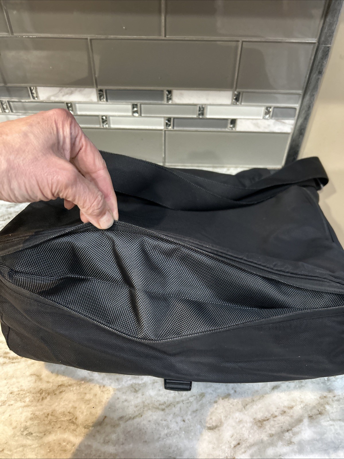 TUMI T-TECH MESSENGER Bag LAPTOP Briefcase Black Travel Padded Shoulder