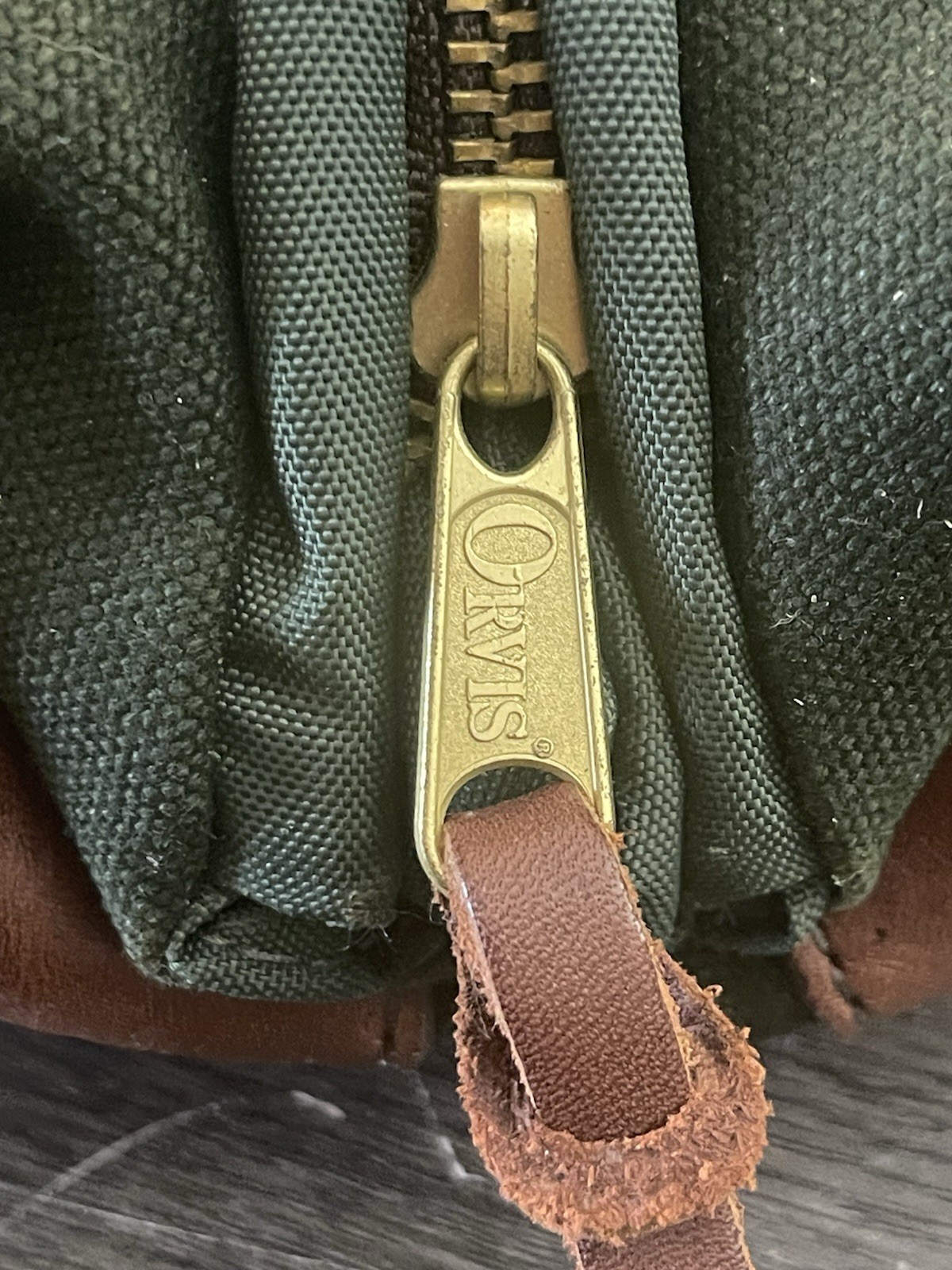 Orvis Battenkill Green Canvas Brown Leather Hinged Toiletry Bag