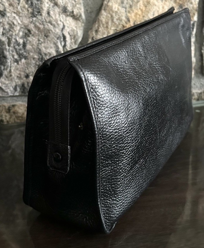 Gianni Versace Clutch Bag Unisex Pebbled Leather Pouch Medusa Zip Pockets Black
