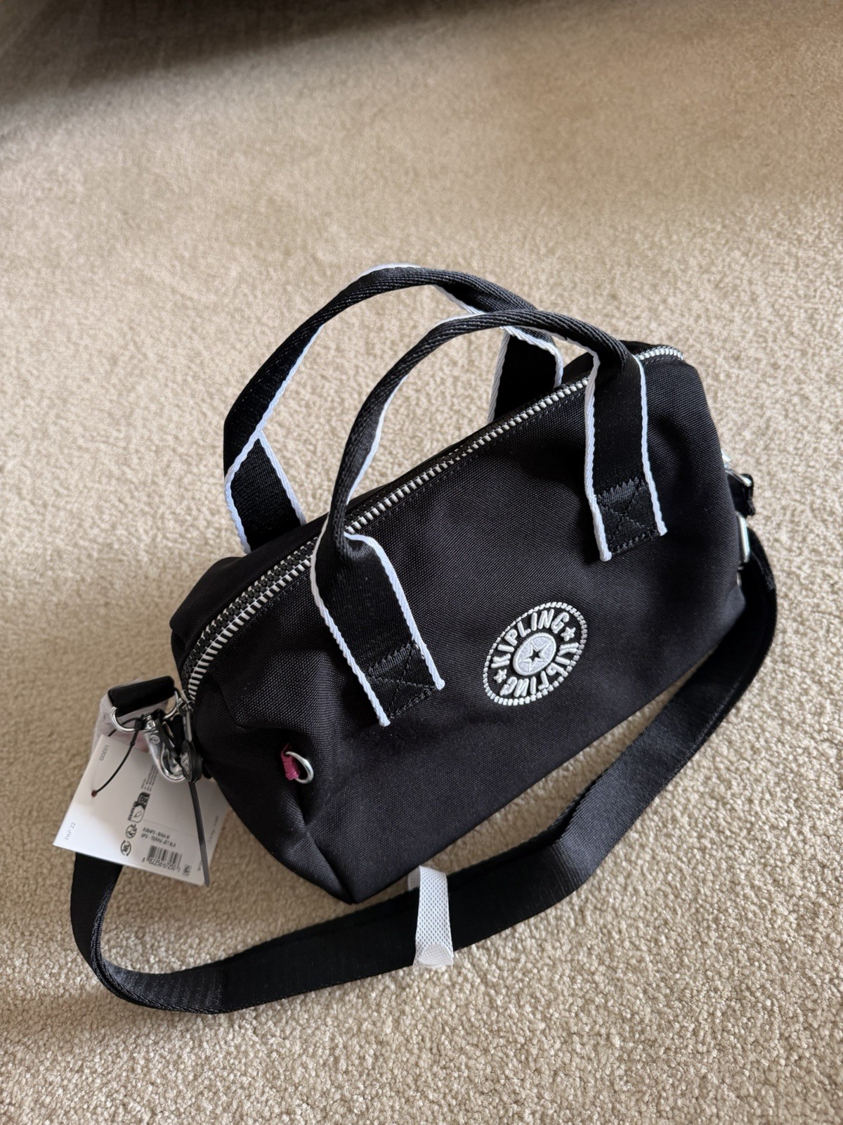 Kipling Black Small Crossbody Bag Zip Closure it doesn’t have Kipling Monkey