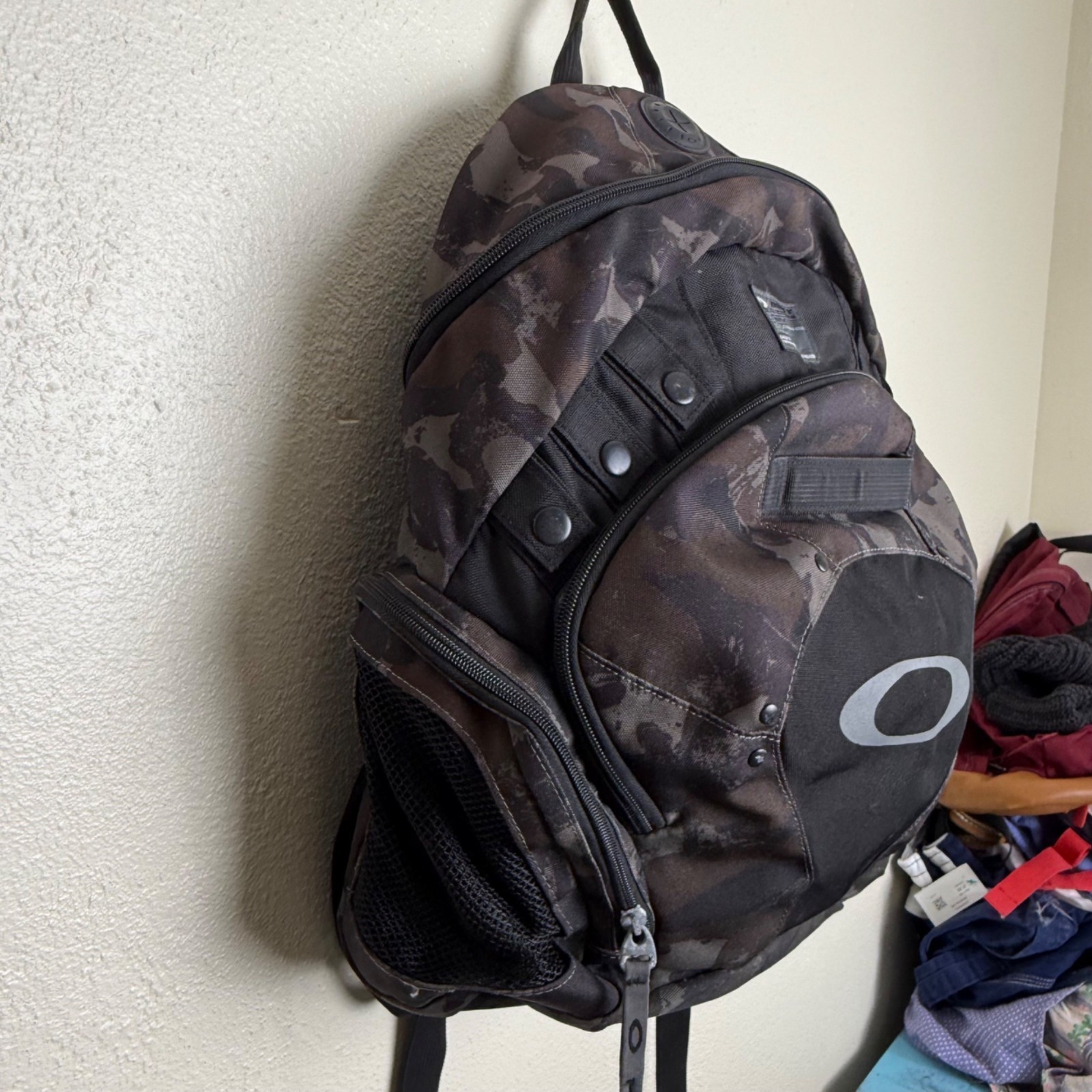 Vtg Oakley Planet Pack Black Camo Tactical Backpack Y2K *Flaw*
