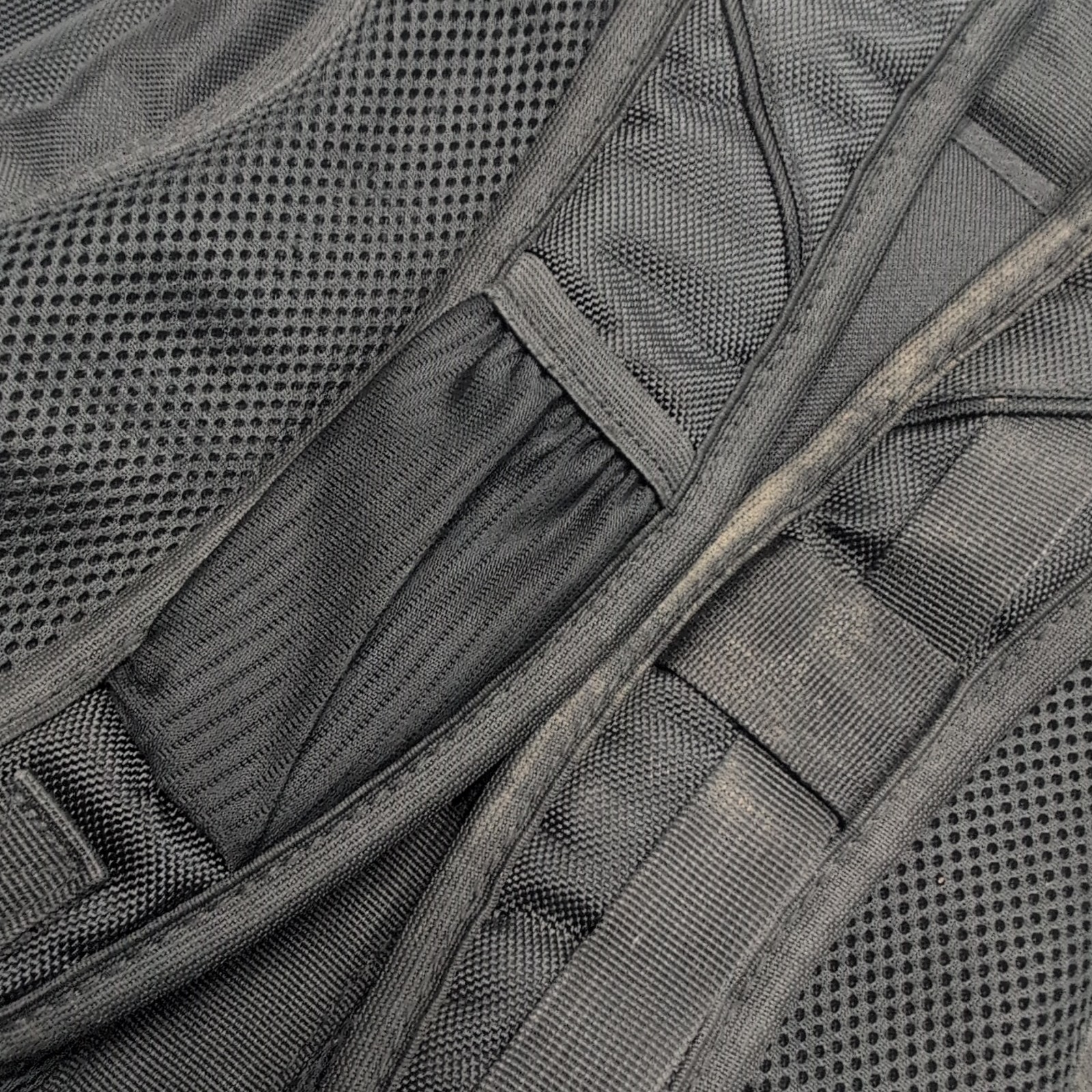 Kenneth Cole Reaction Large Black Backpack Zip Padded Adjustable Straps Pockets
