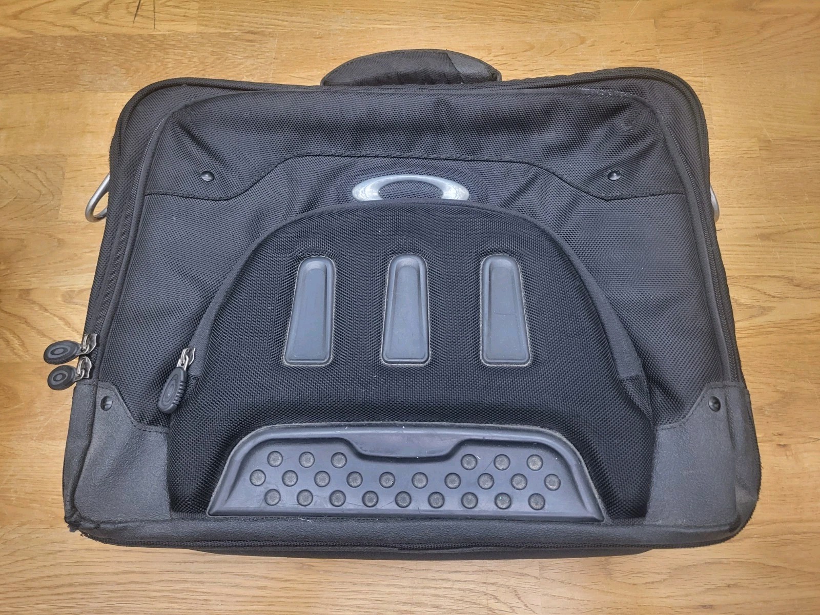 Vintage Oakley Tactical Field Gear Black Laptop Shoulder Messenger Bag 16” READ