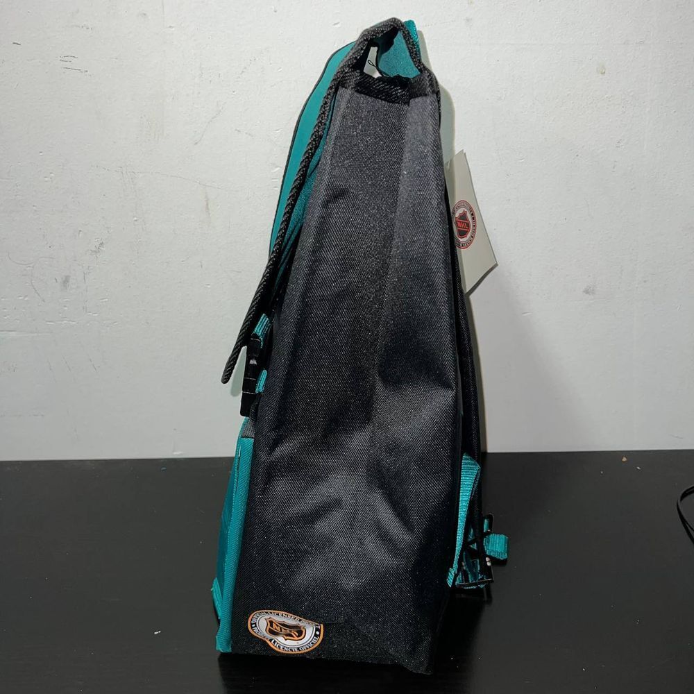 Vintage Mighty Ducks Retreat Backpack Bag Green NHL Nasco Little America