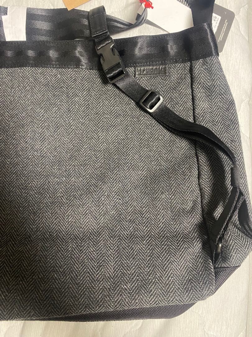 CHROME Newspaper Messenger Bag 26L Herringbone Black New Mens Shoulder Bag