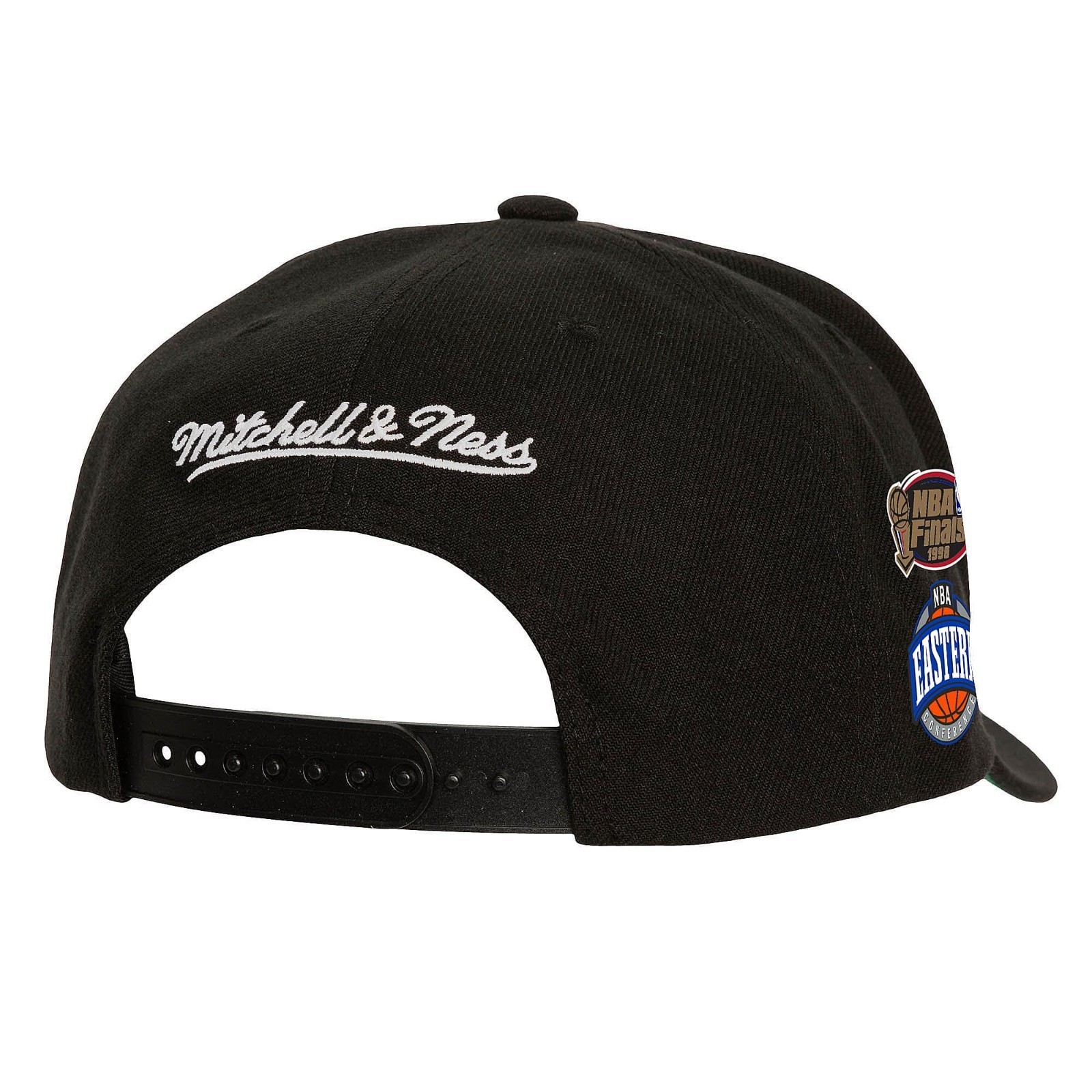 MITCHELL & NESS NBA CLASSIC RED CURVED SNAPBACK CHICAGO BULLS