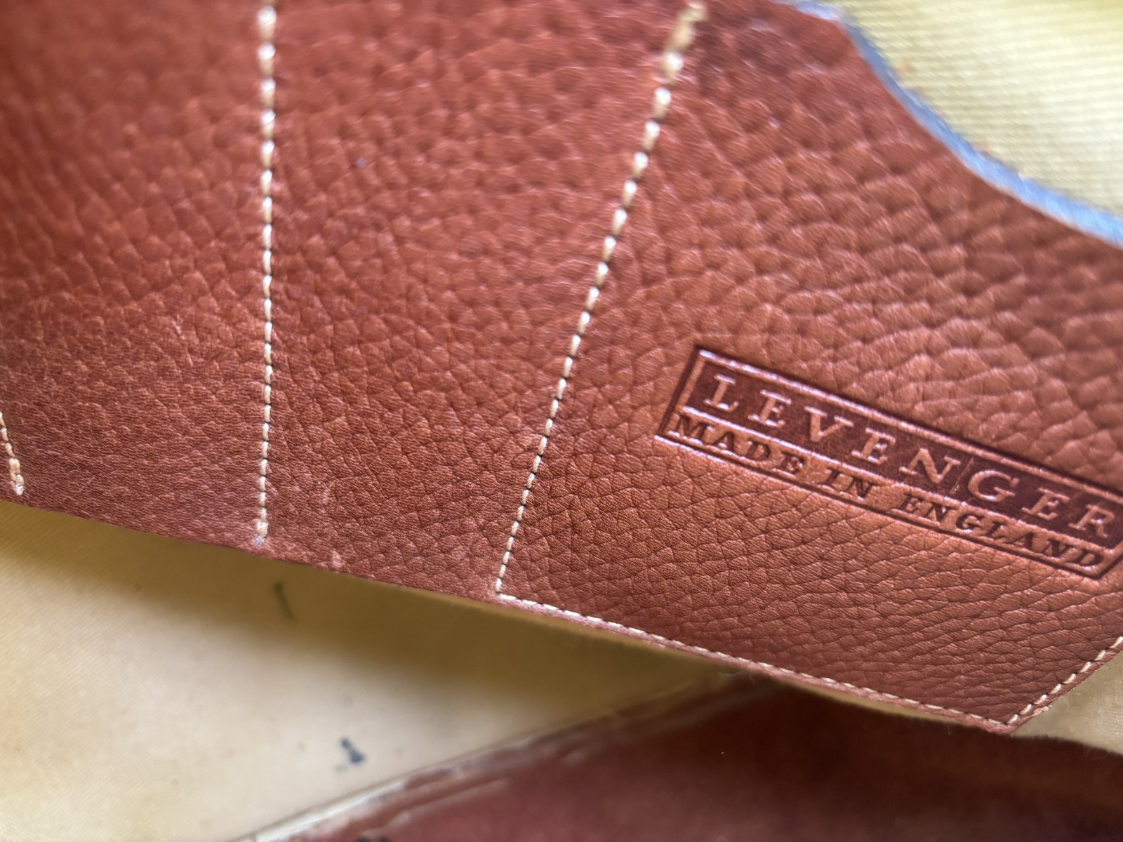 Levenger Tusting Clipper Leather Messenger Bag Made In England