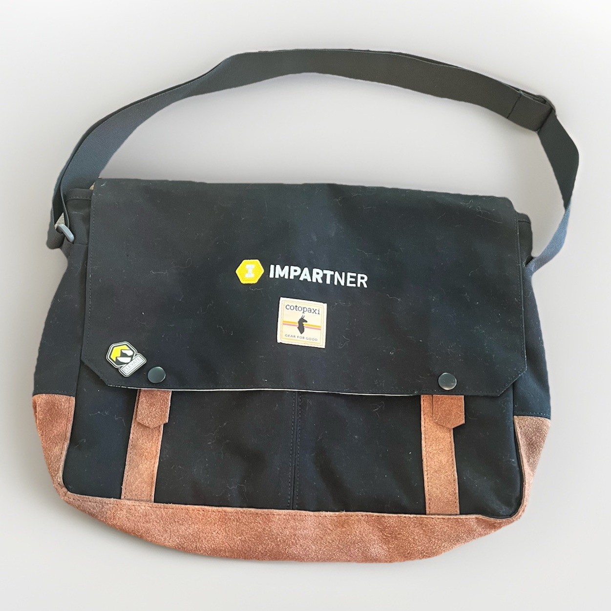 Cotopaxi Black Laptop Messenger Bag Brown Suede Trim Company Merch