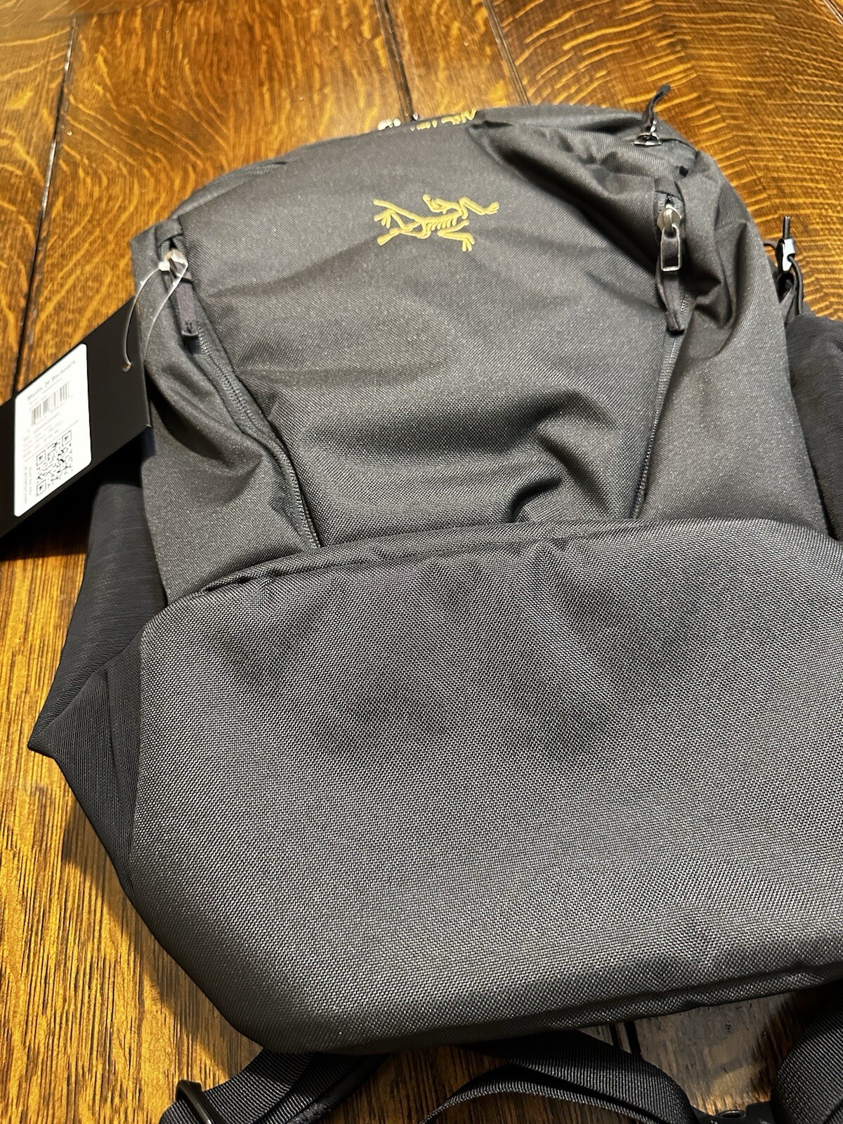 Arc’teryx Backpack Mantis 26 Backpack Black Gold Logo 26 Litre Backpack Rare