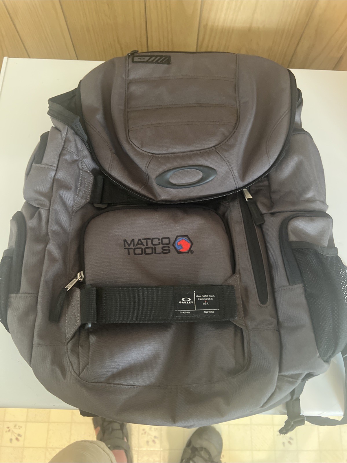OAKLEY – Enduro 2.0 30L Backpack 17″ Laptop – Branded Matco Tools-Grey