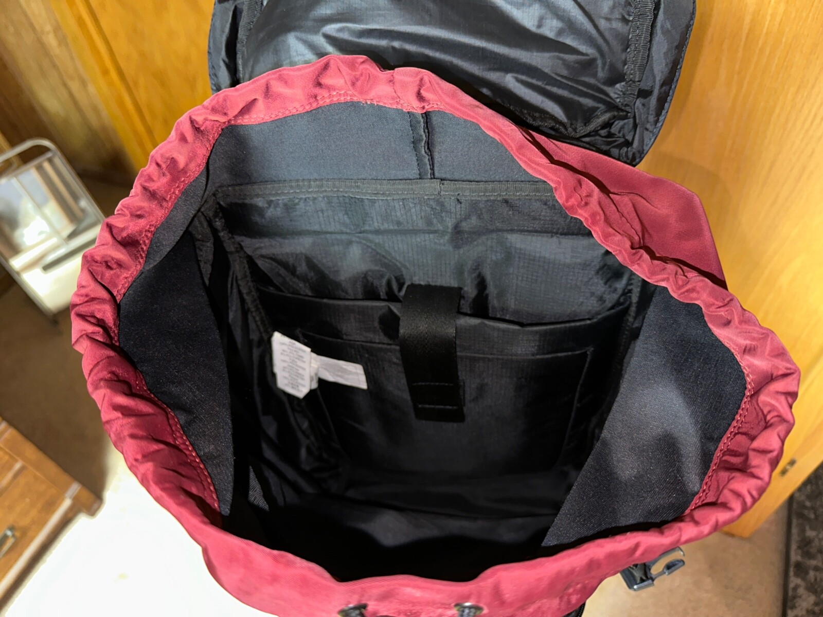 OAKLEY Utility Organizing large rucksack backpack Black/maroon EUC