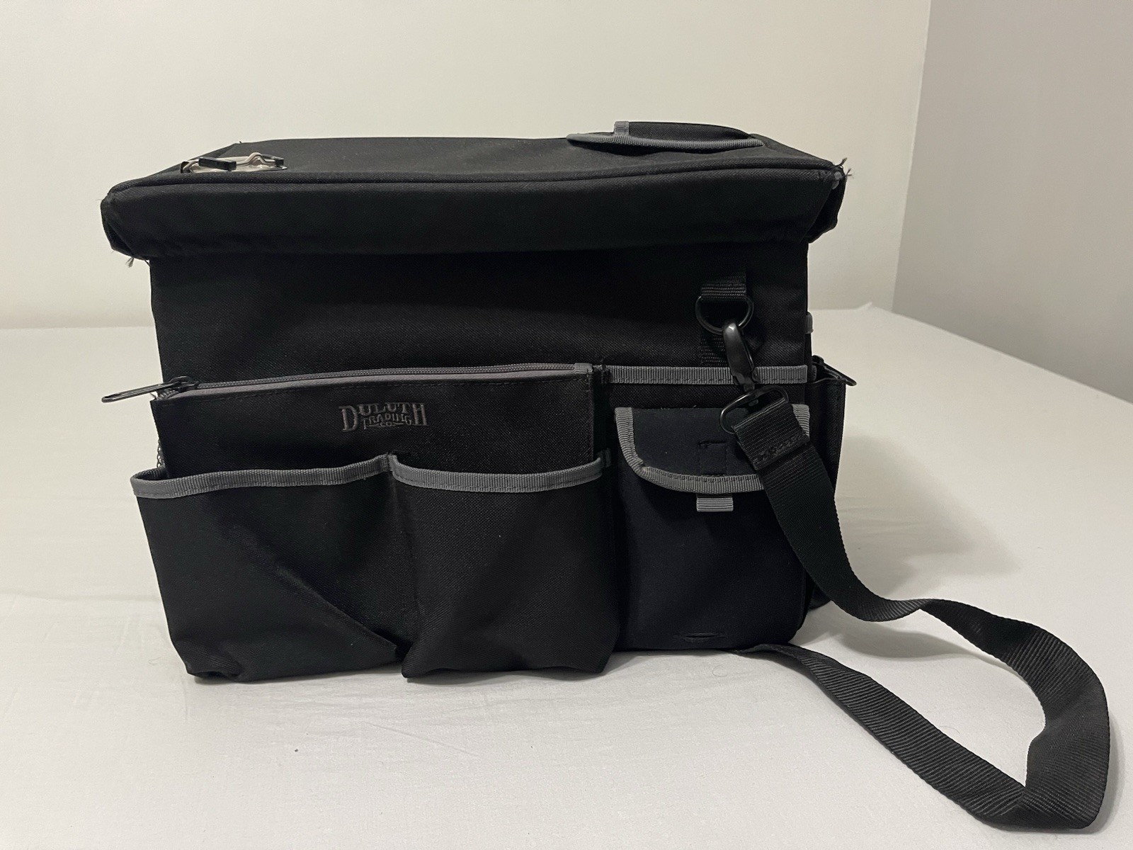 Duluth Trading Co Ultimate Mobile Desk With Strap Black