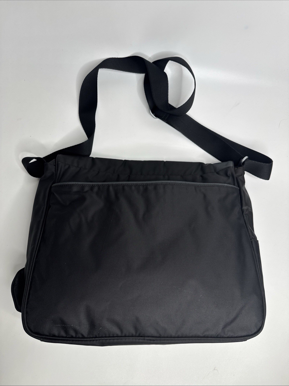 Tumi T-Tech Essential Black Slim Expandable Messenger Bag 5114D Black Red