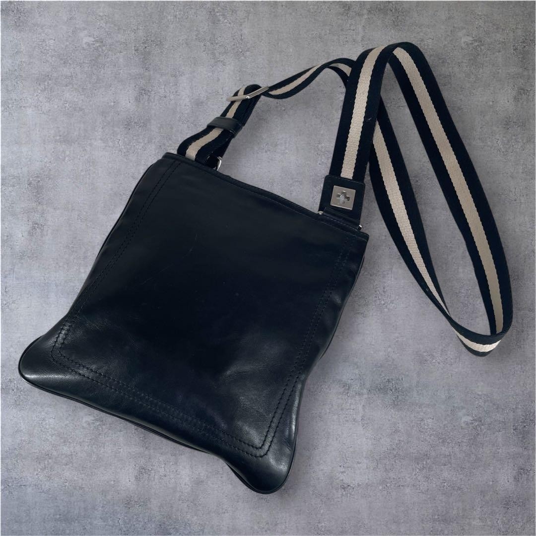 BALLY Leather Shoulder Bag Black Sacoche Crossbody Small Men 24x27cm Authentic