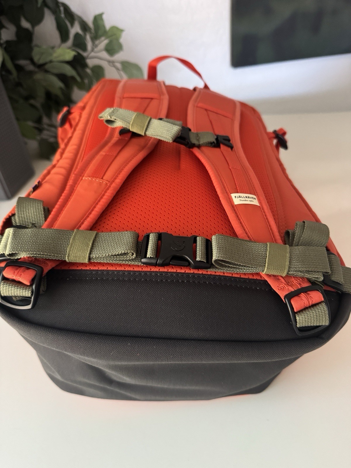 Fjallraven High Coast Foldsack 24 Backpack – Rowan Red – New
