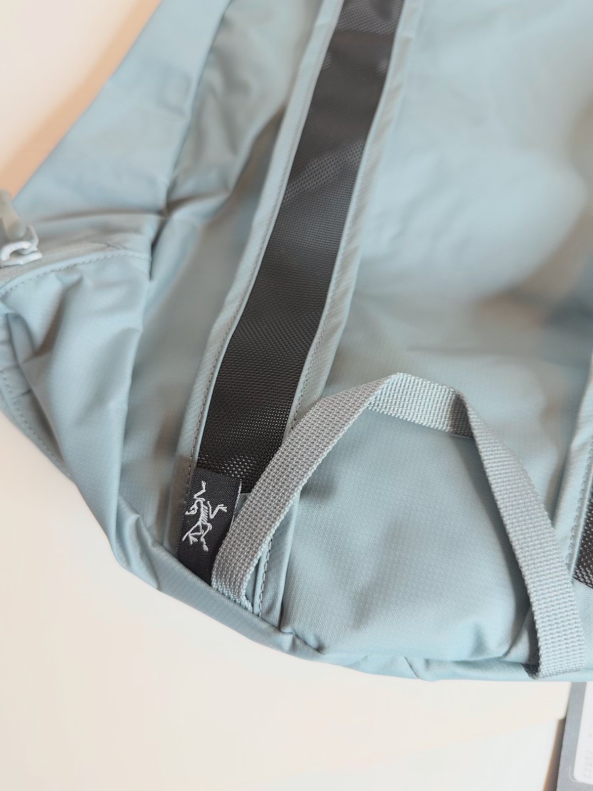 Arc’teryx Heliad 15 Backpack Sage Green – 100% authentic