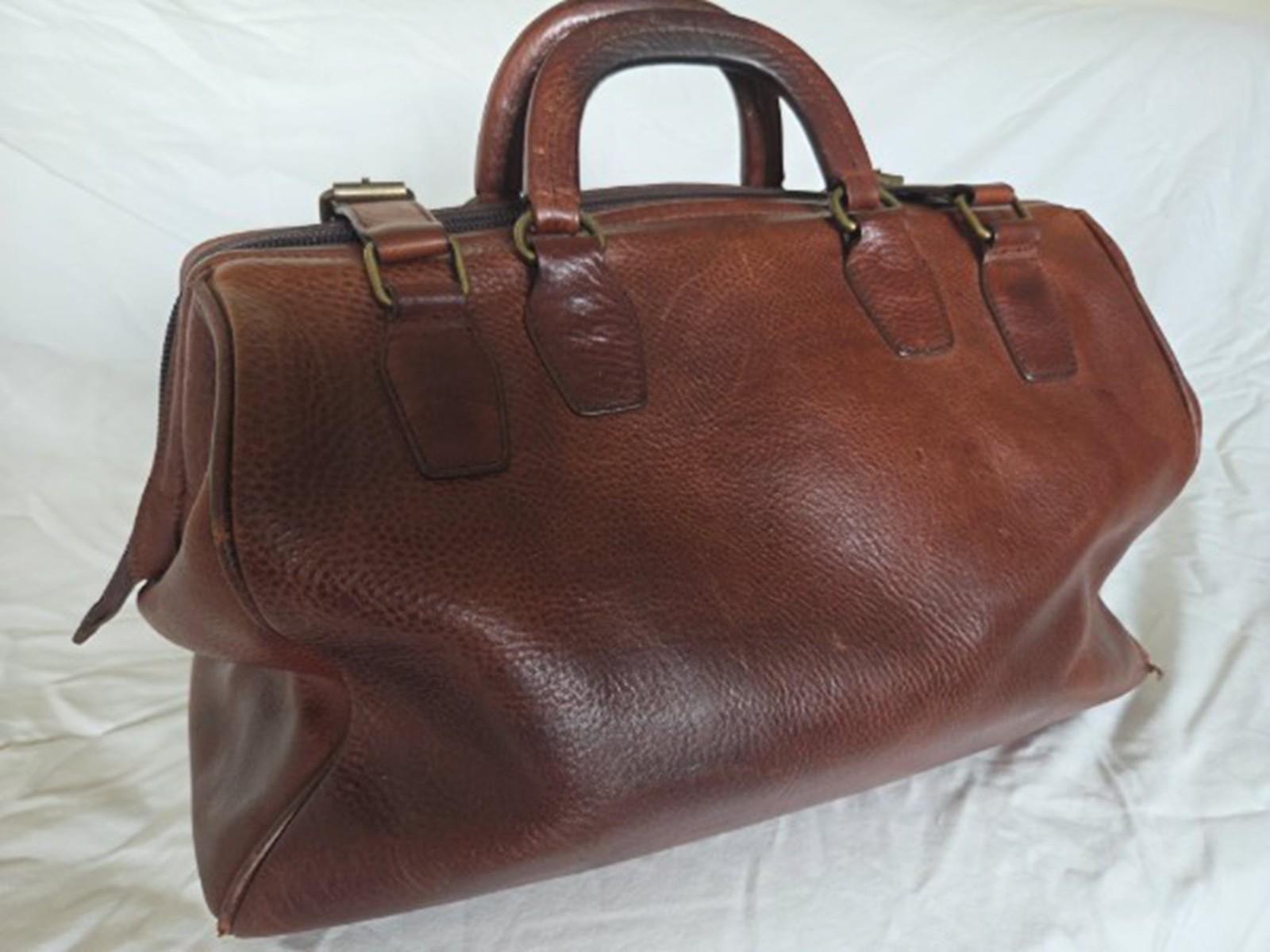 Duluth Trading Lifetime Leather Doctor Bag Brown Utility Duffle USA Full Grain