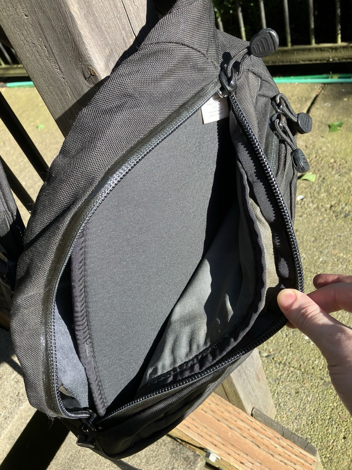 Tom Bihn Buzz Sling Bag Black Ballistic