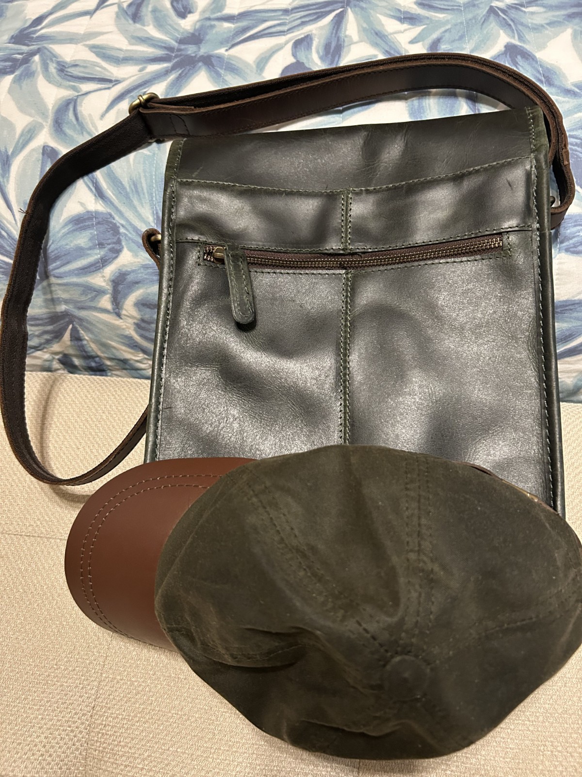 Genuine Leather Shoulder Sling Bag for Men Dk Brown W/Matching Hat NEW