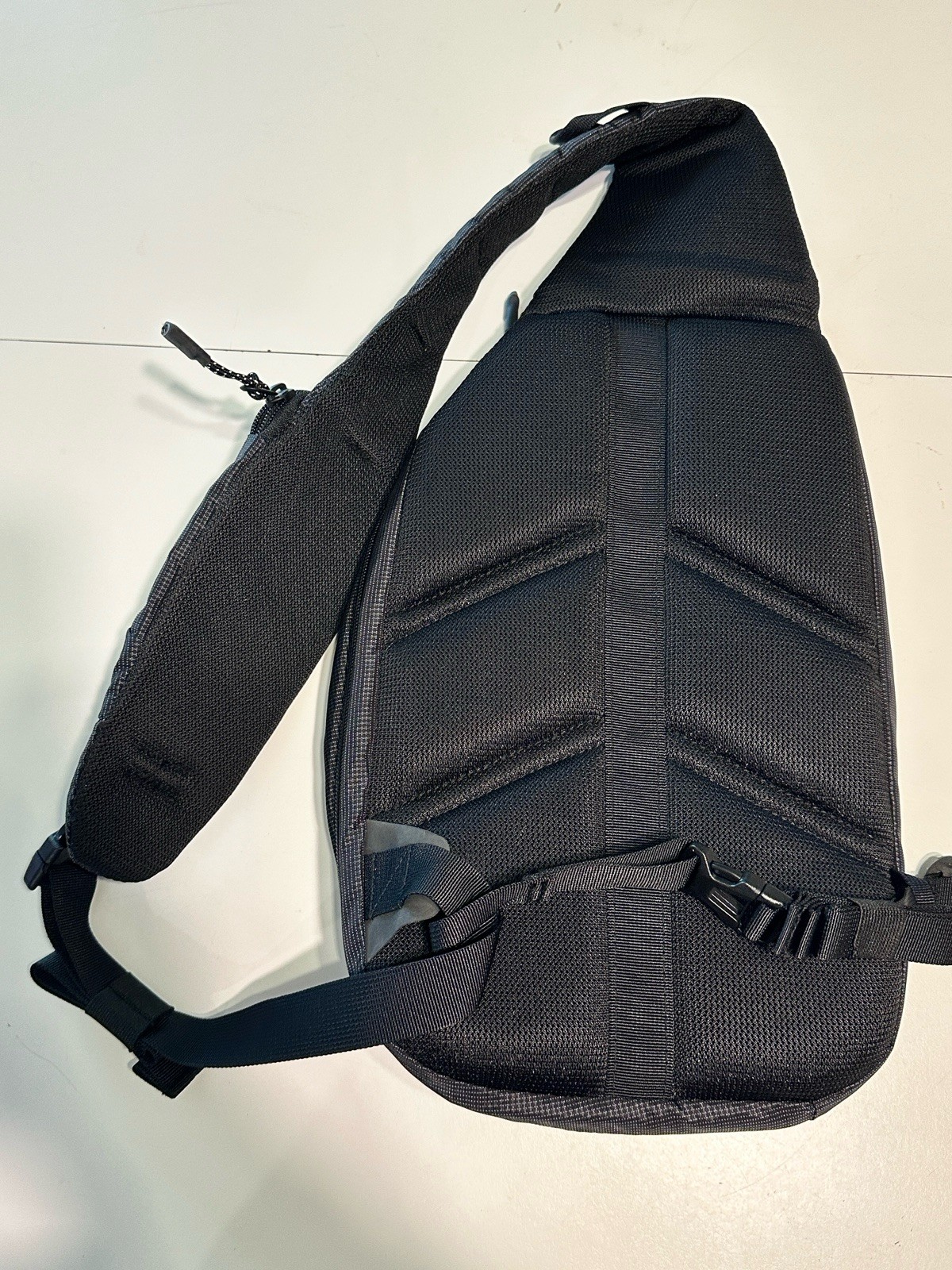 Thule Crossbody Crossover Sling Bag Backpack Black hiking Camping Walking EUC
