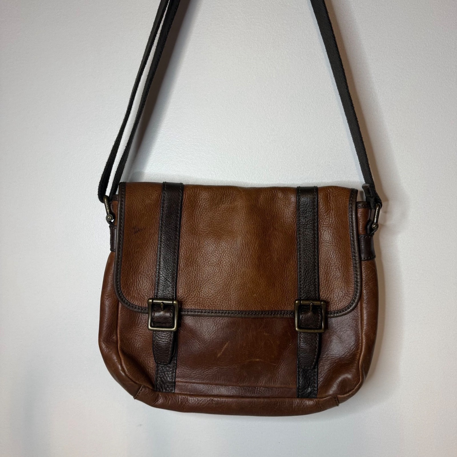 Fossil Men’s Messenger Crossbody Satchel Brown Leather Bag Two Tone